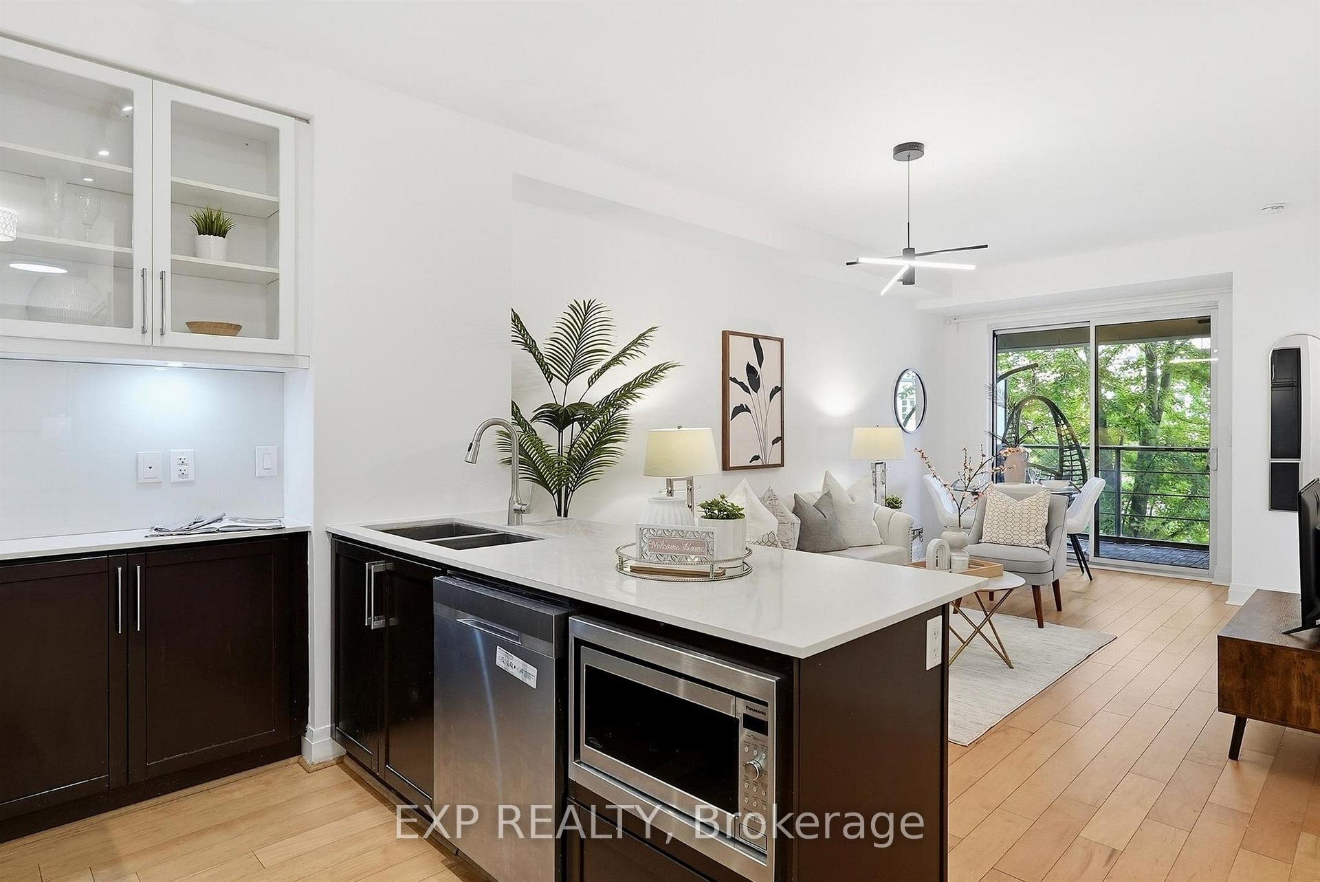 Photo 4 of Unit 213, 21 Clairtrell Road, North York, Willowdale East — HOMEH