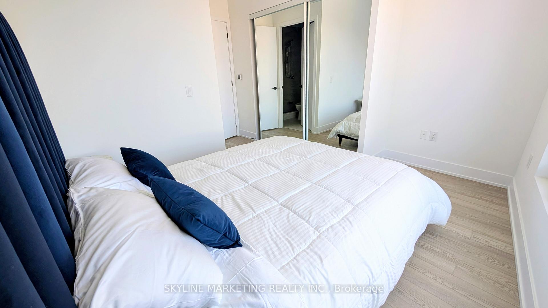 Photo 3 of Unit 733, 2450 Old Bronte Road, Oakville, Westmount — HOMEH
