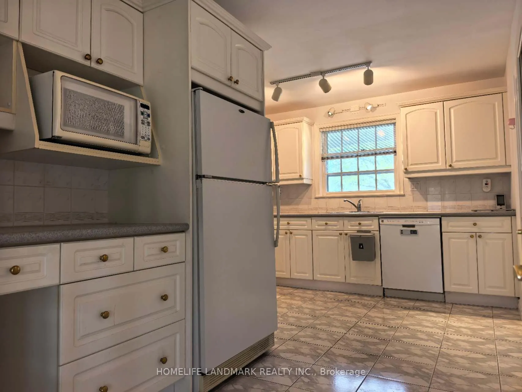 Photo 2 of 11 Drakefield Rd Drakefield Road, Markham, Bullock — HOMEH