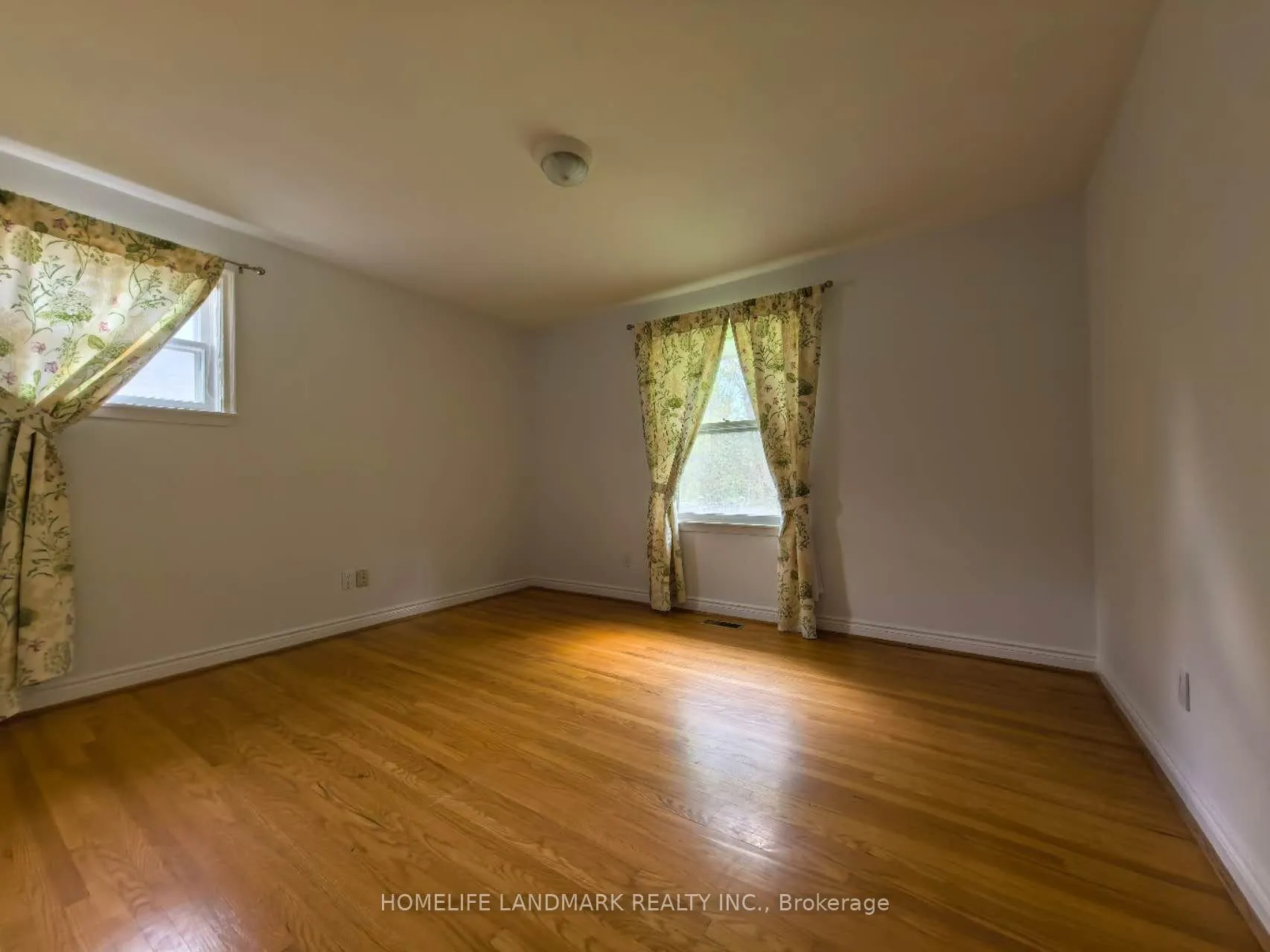 Photo 9 of 11 Drakefield Rd Drakefield Road, Markham, Bullock — HOMEH