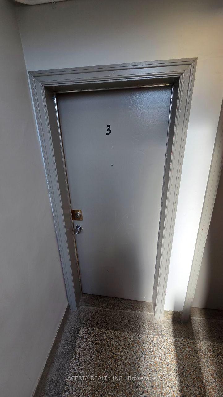 Photo 2 of Unit 3, 649 Cole Avenue S, Ottawa, Laurentianview — HOMEH