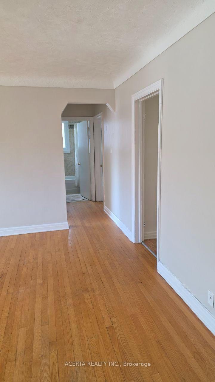 Photo 5 of Unit 3, 649 Cole Avenue S, Ottawa, Laurentianview — HOMEH