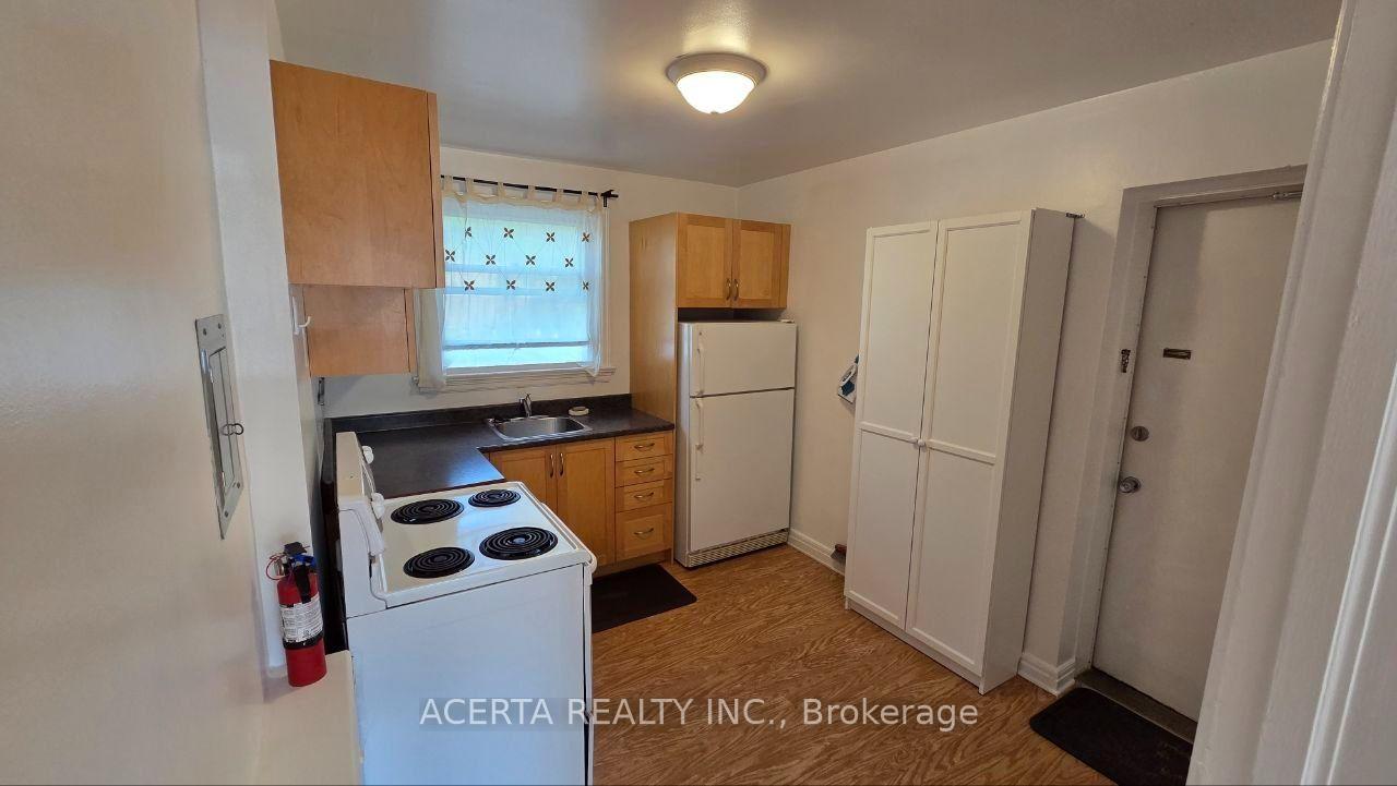Photo 7 of Unit 3, 649 Cole Avenue S, Ottawa, Laurentianview — HOMEH