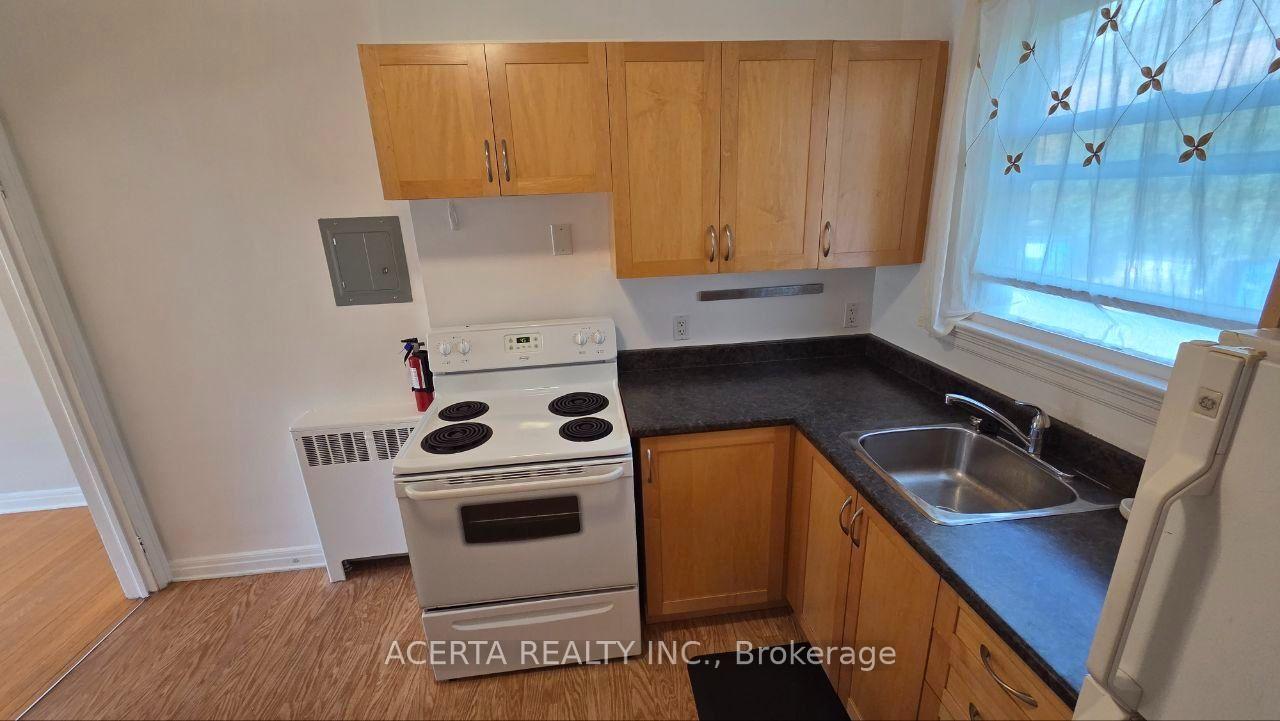 Photo 9 of Unit 3, 649 Cole Avenue S, Ottawa, Laurentianview — HOMEH