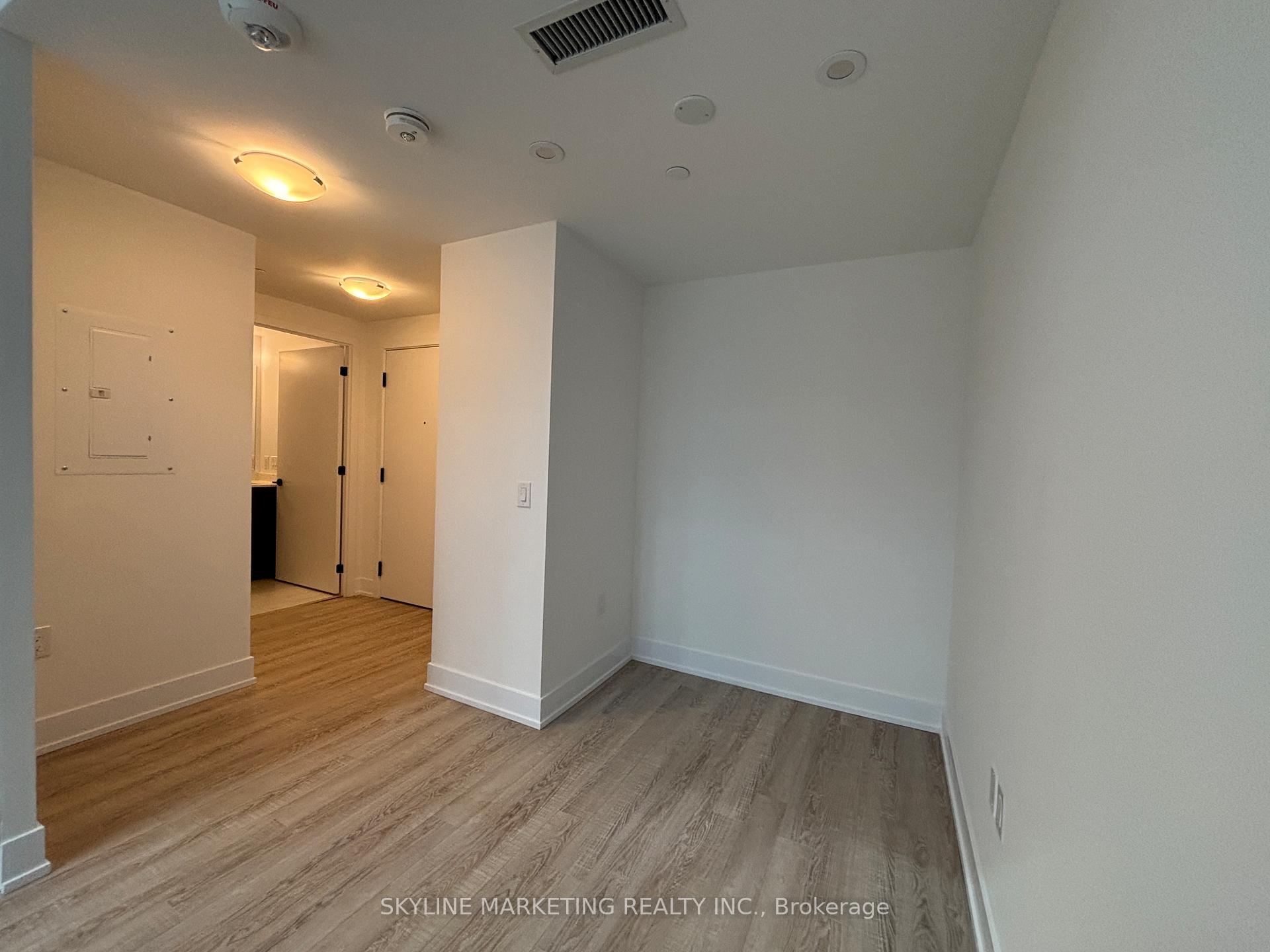 Photo 3 of Unit 114, 2450 Old Bronte Road, Oakville, Westmount — HOMEH