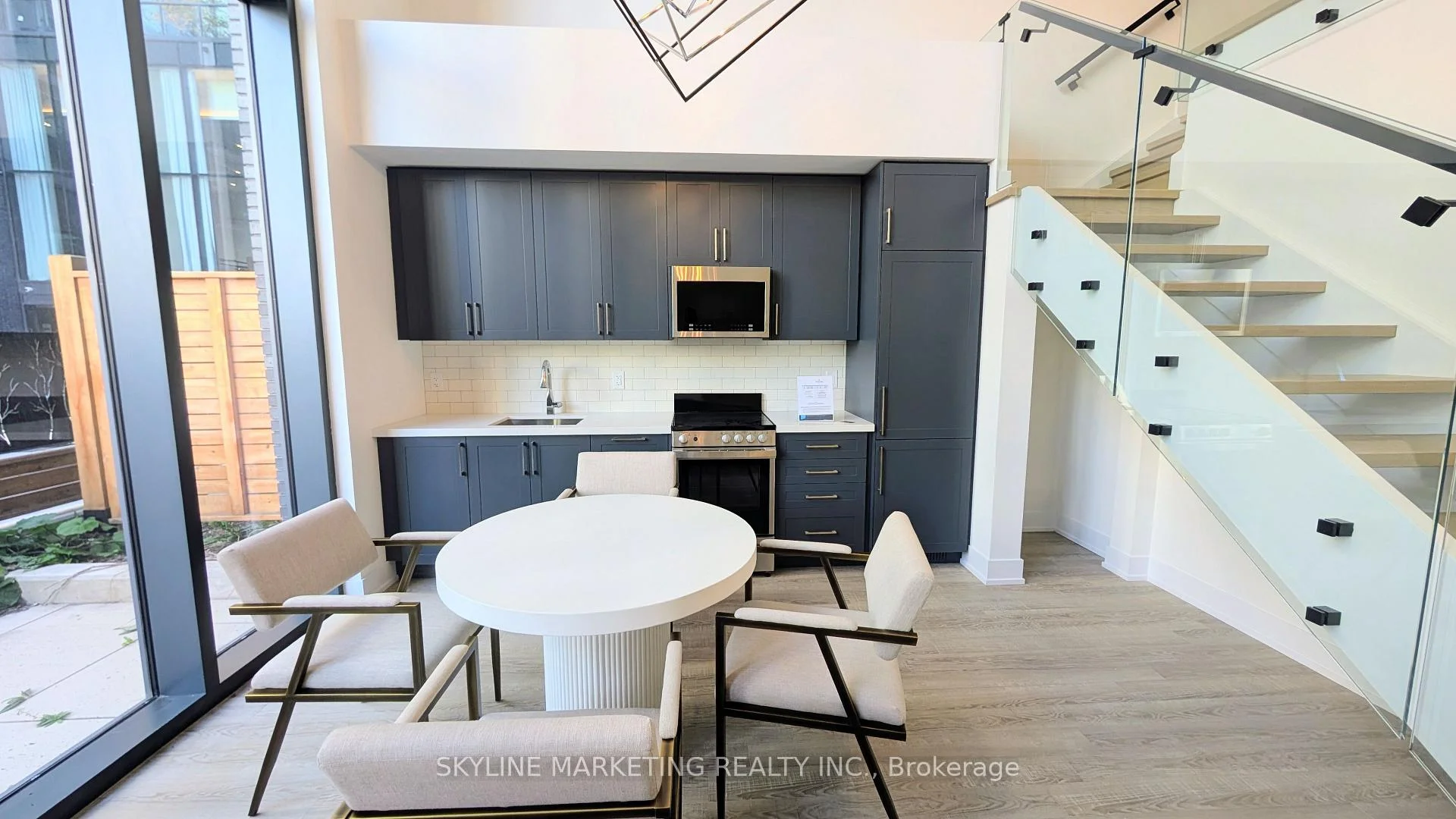 Photo 5 of Unit 114, 2450 Old Bronte Road, Oakville, Westmount — HOMEH