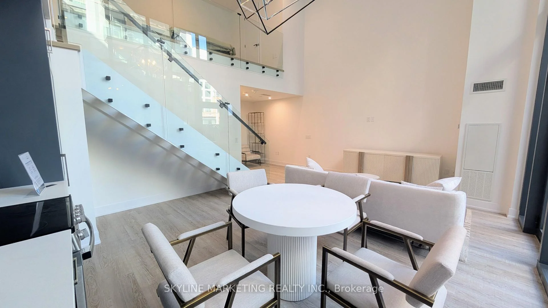 Photo 7 of Unit 114, 2450 Old Bronte Road, Oakville, Westmount — HOMEH