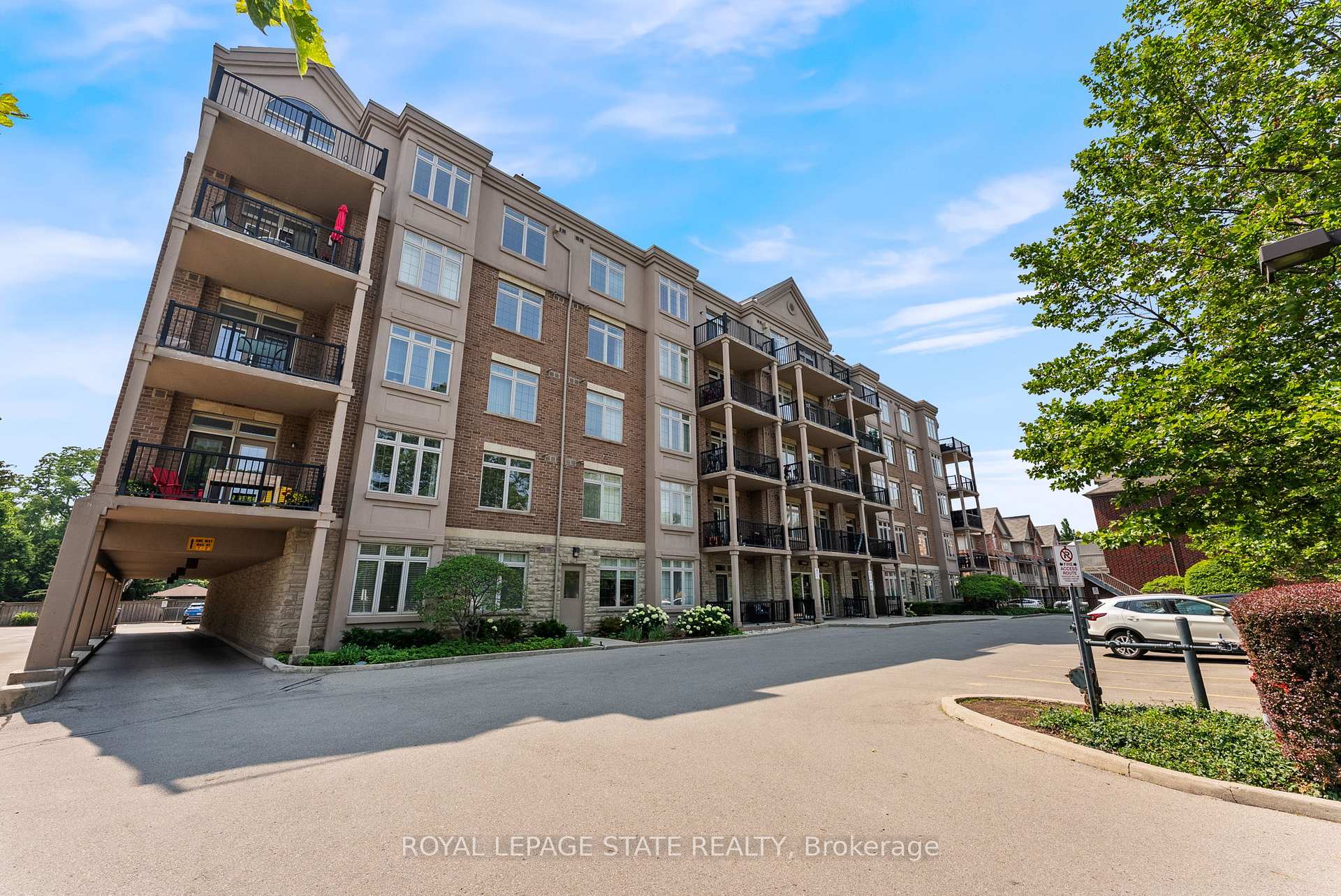 Photo 9 of 396 Plains Road E, Burlington, LaSalle — HOMEH
