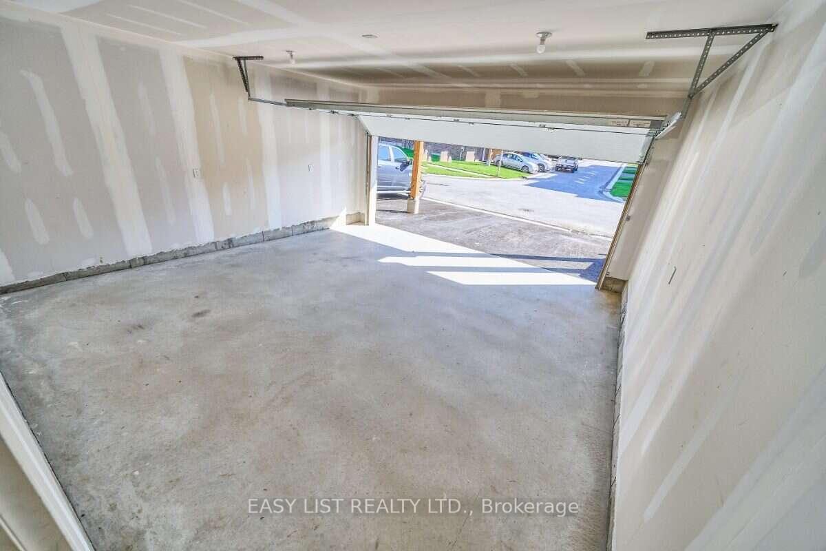 Photo 9 of 19 Addyman Crescent, Clarington, Newcastle — HOMEH