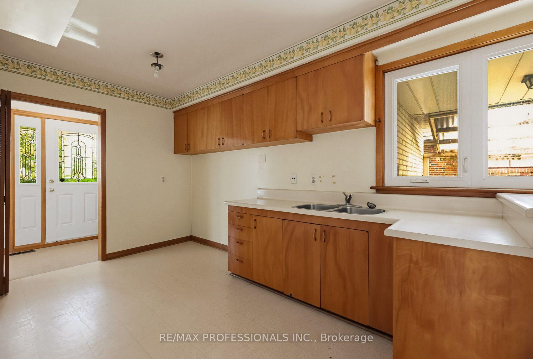 Photo 8 of 4038 Wilcox Road, Mississauga, Rathwood — HOMEH