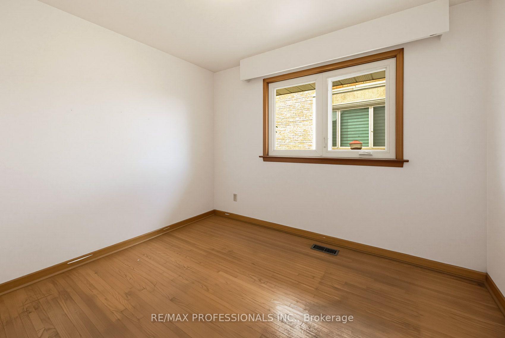 Photo 9 of 4038 Wilcox Road, Mississauga, Rathwood — HOMEH