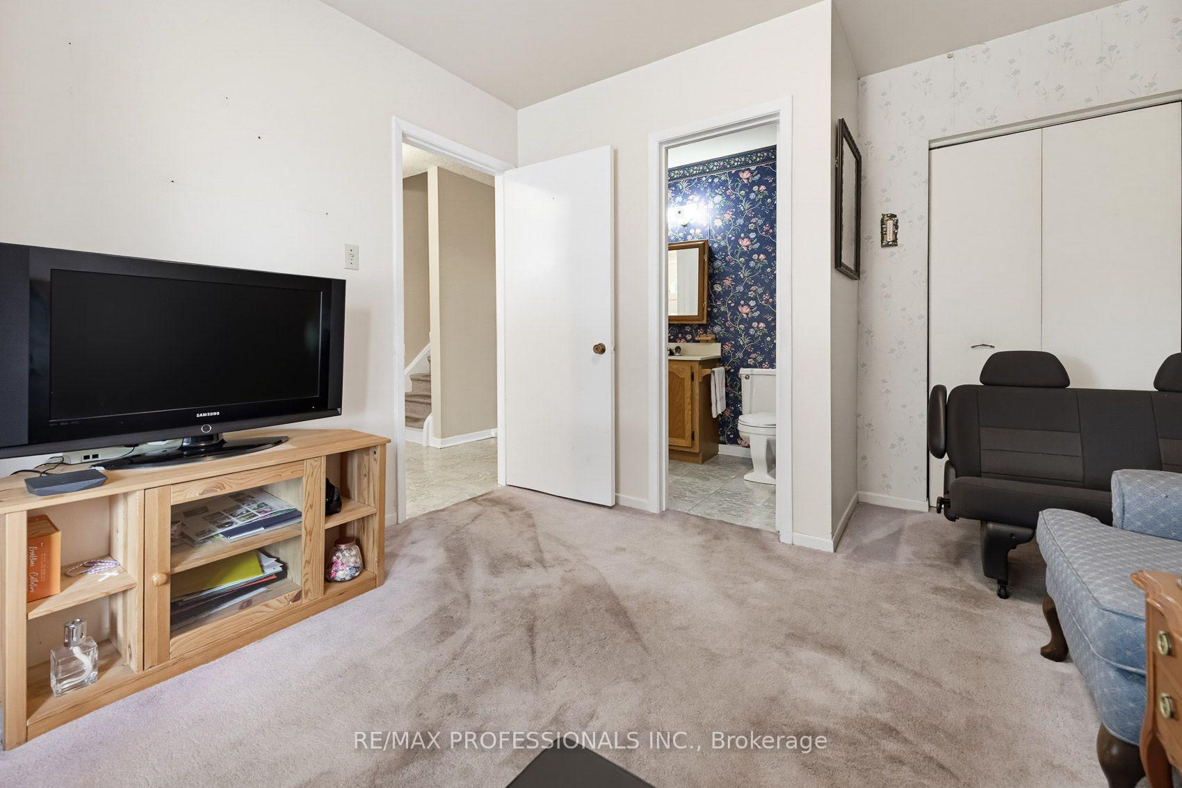 Photo 8 of 7540 Darcel Avenue, Mississauga, Malton — HOMEH