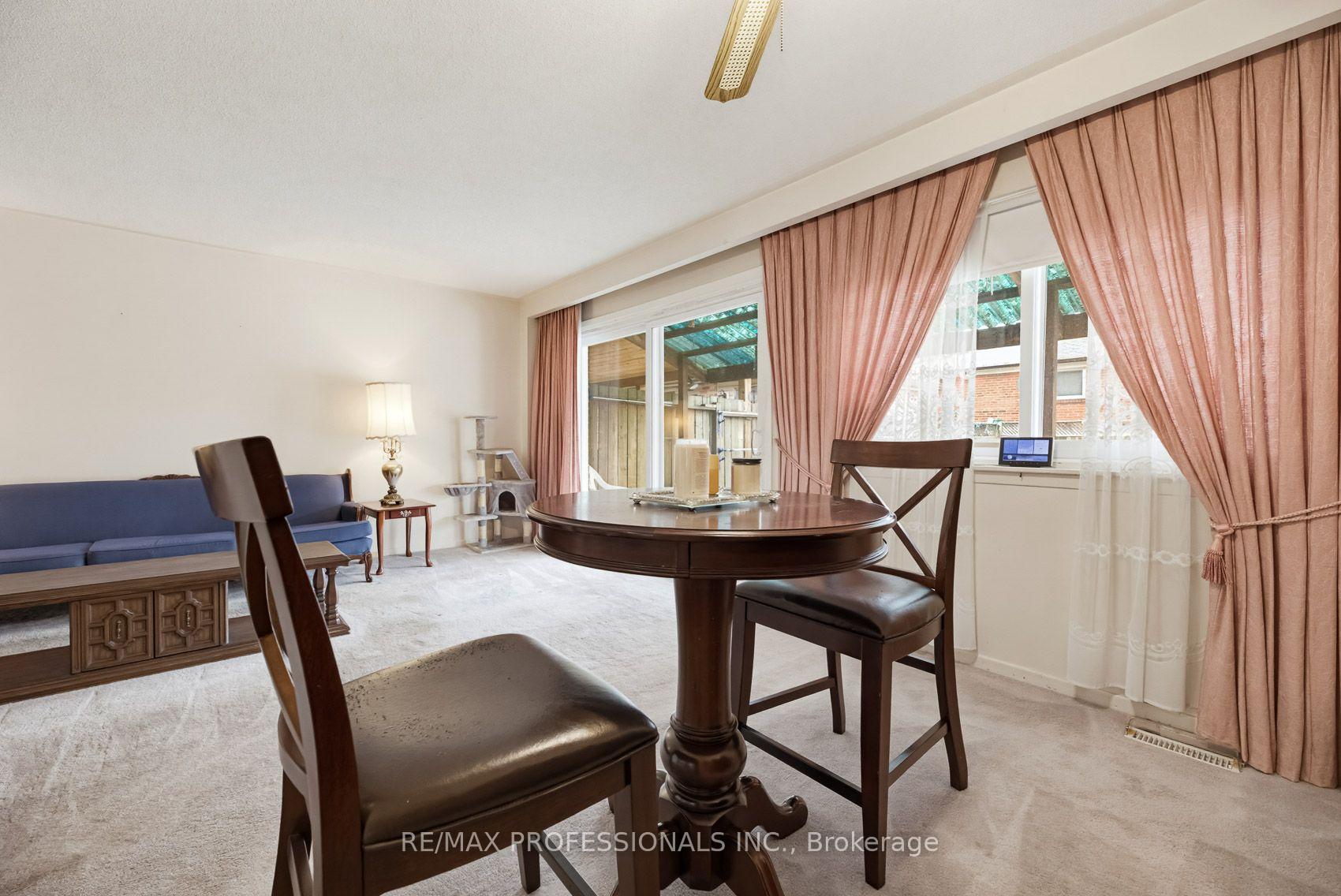 Photo 14 of 7540 Darcel Avenue, Mississauga, Malton — HOMEH