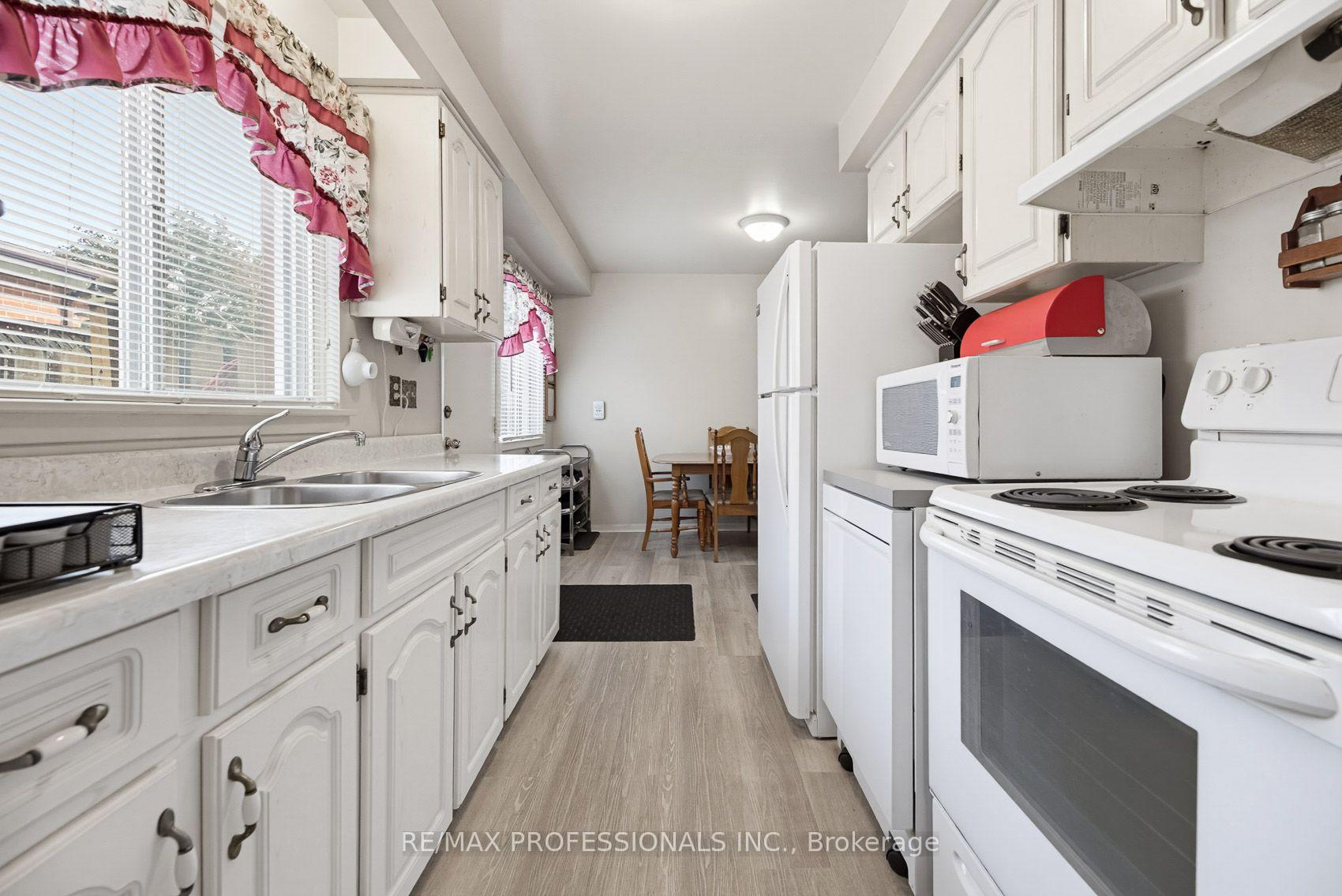 Photo 15 of 7540 Darcel Avenue, Mississauga, Malton — HOMEH