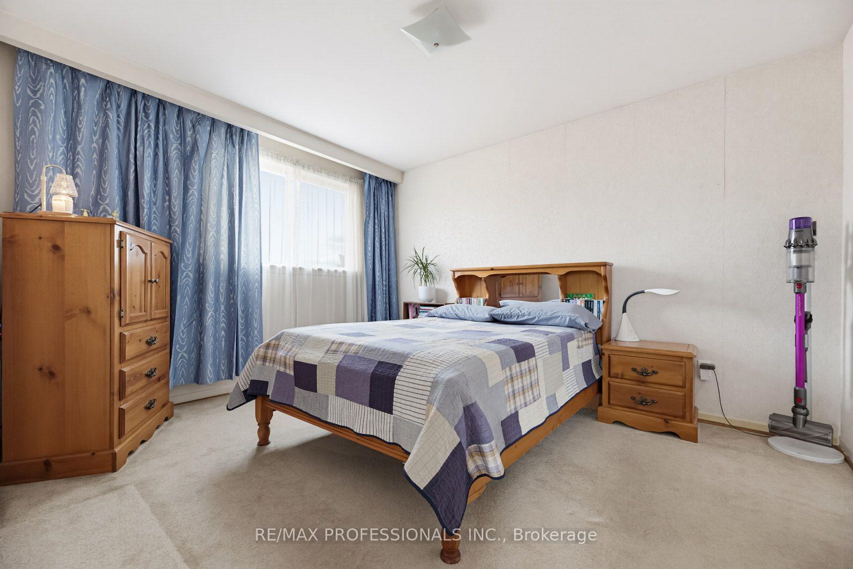 Photo 27 of 7540 Darcel Avenue, Mississauga, Malton — HOMEH