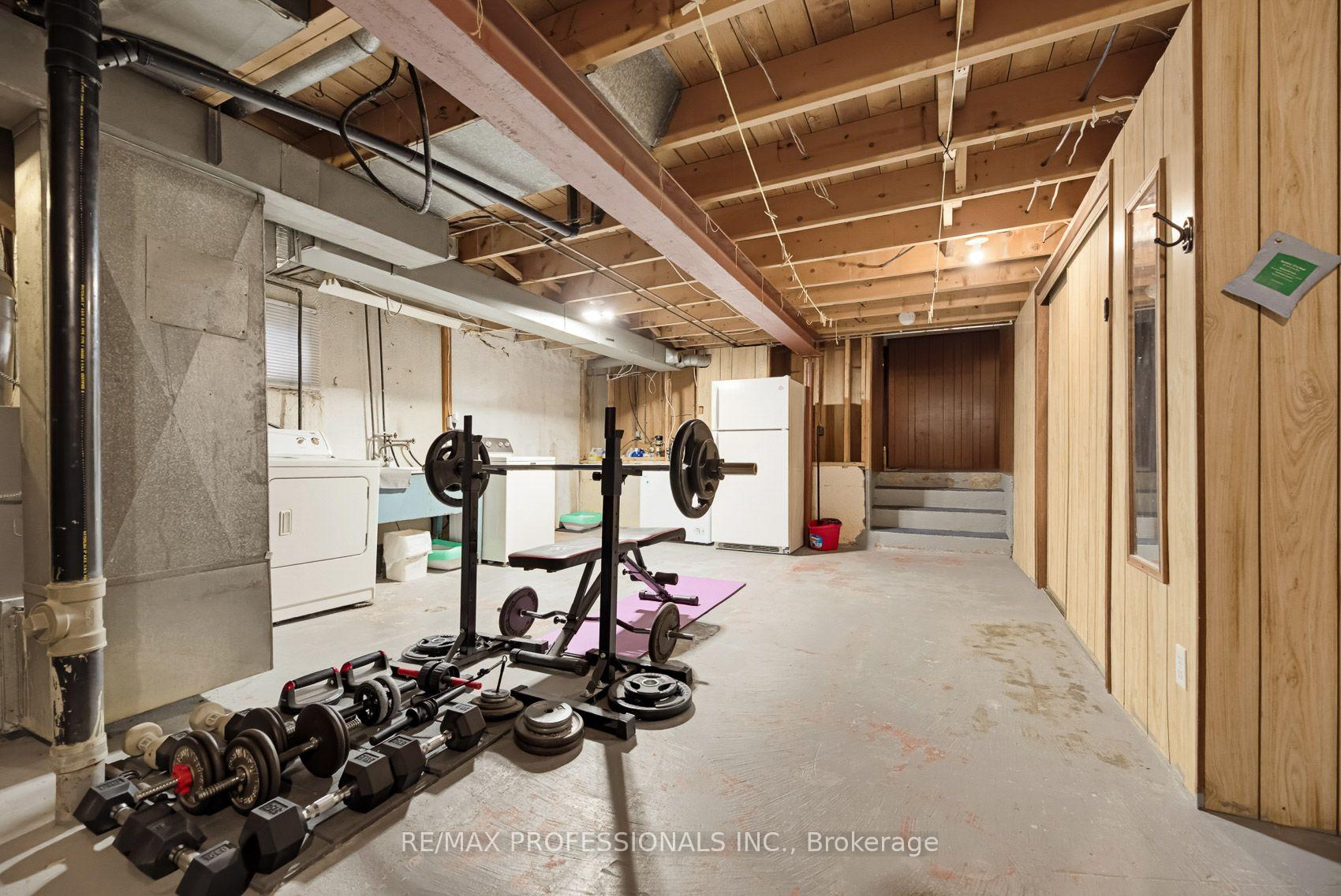 Photo 33 of 7540 Darcel Avenue, Mississauga, Malton — HOMEH