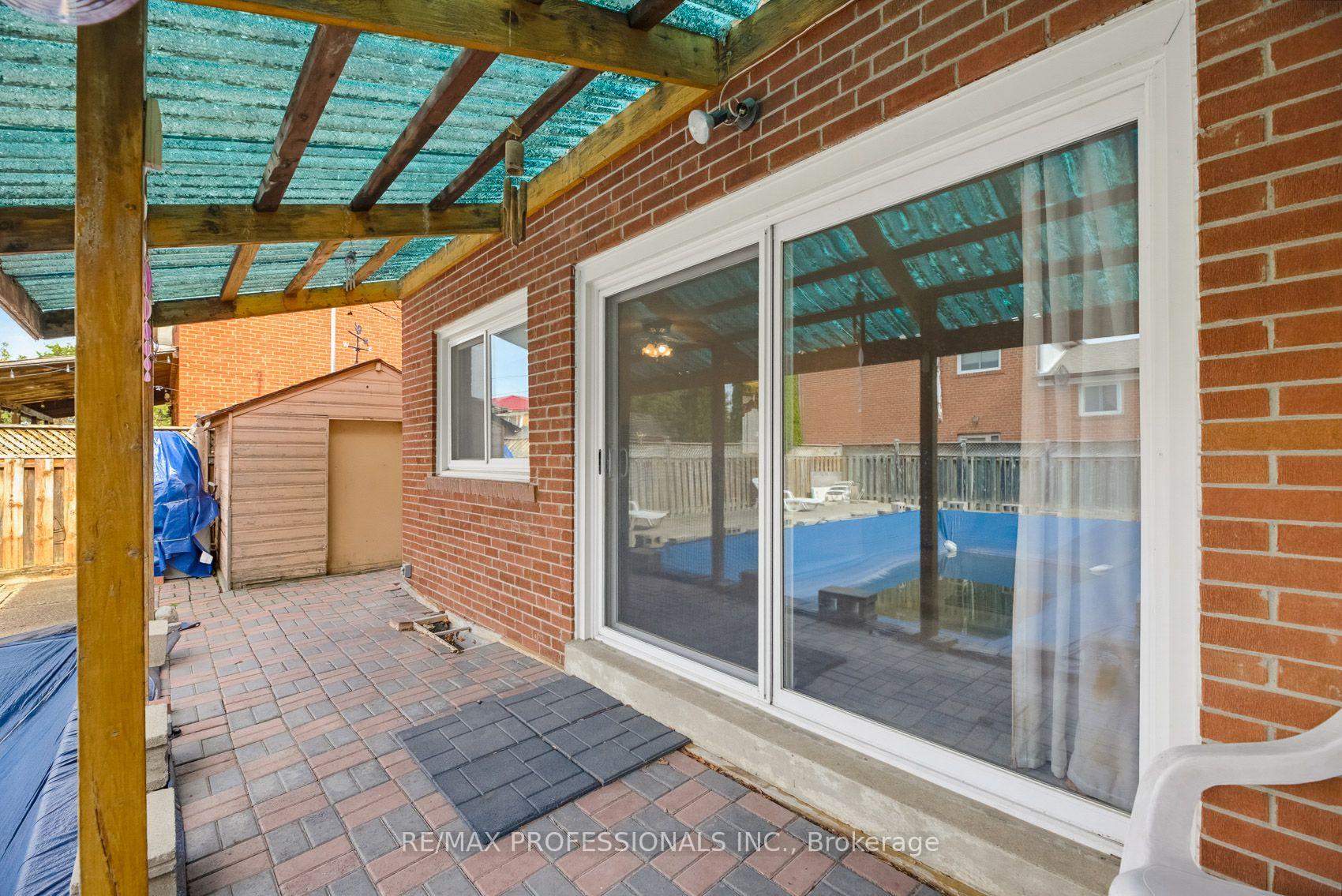 Photo 34 of 7540 Darcel Avenue, Mississauga, Malton — HOMEH