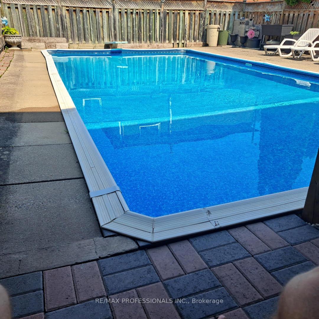 Photo 35 of 7540 Darcel Avenue, Mississauga, Malton — HOMEH