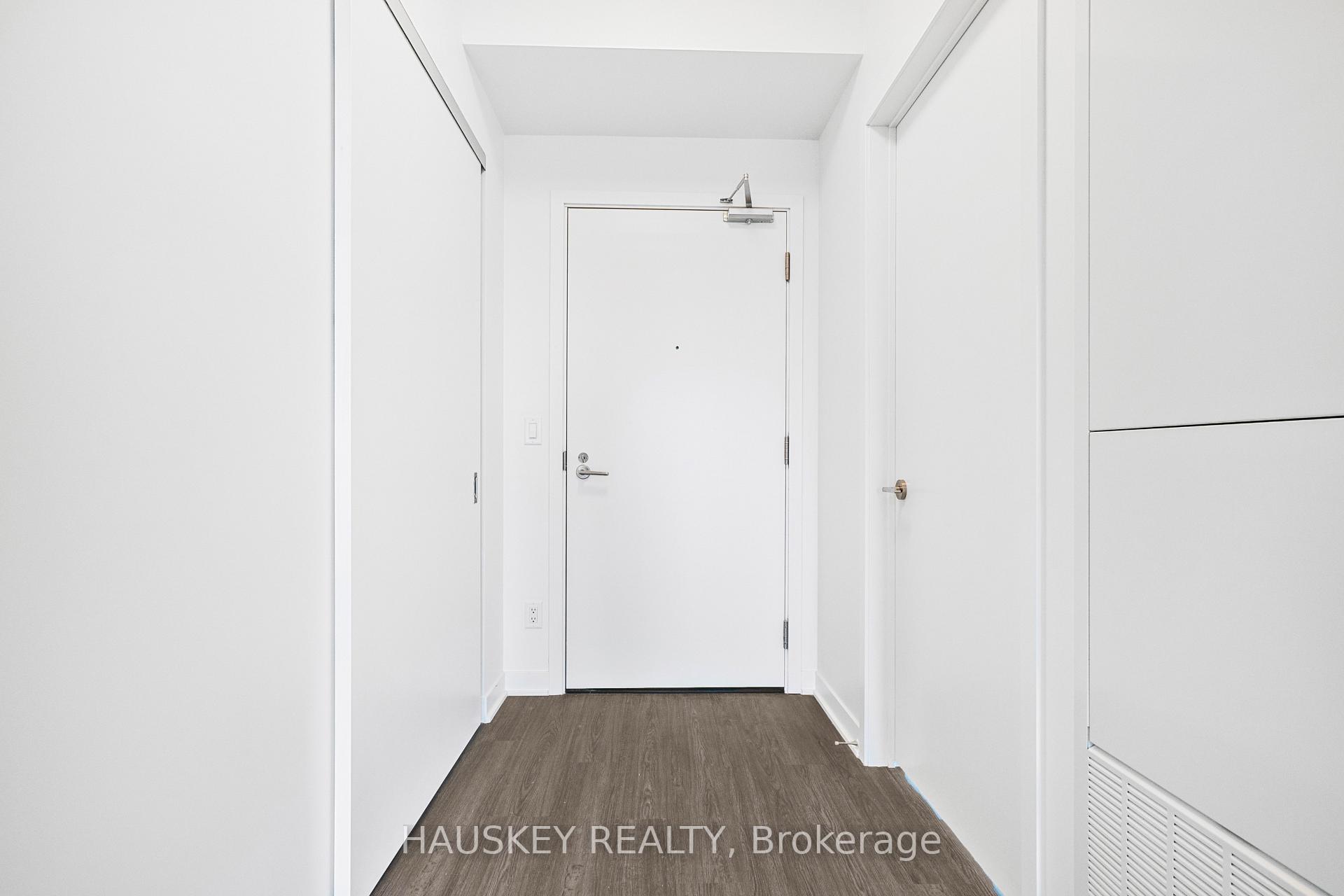 Photo 4 of Unit 1102, 185 Alberta Avenue, Toronto, Oakwood Village — HOMEH