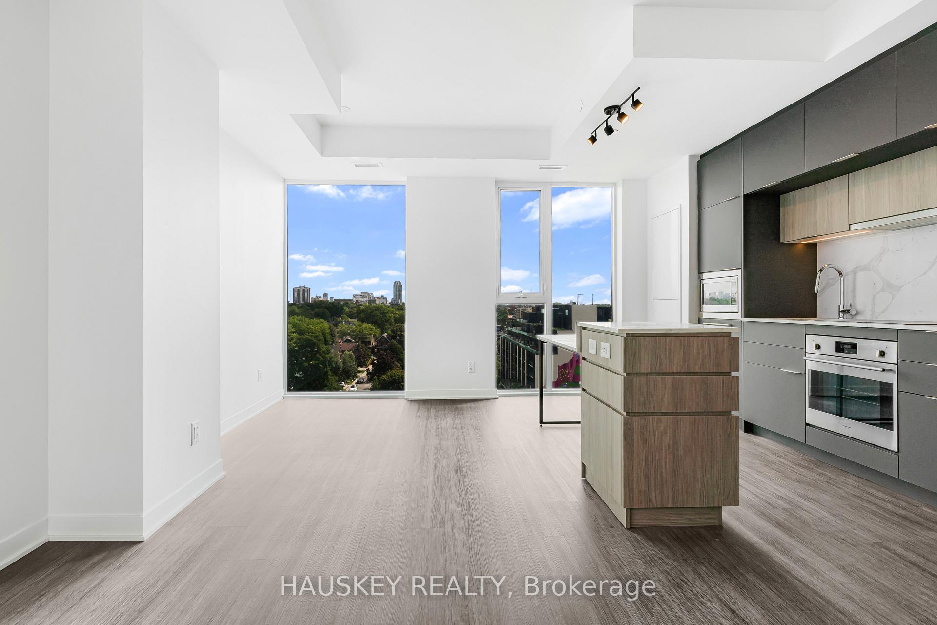 Photo 6 of Unit 1102, 185 Alberta Avenue, Toronto, Oakwood Village — HOMEH