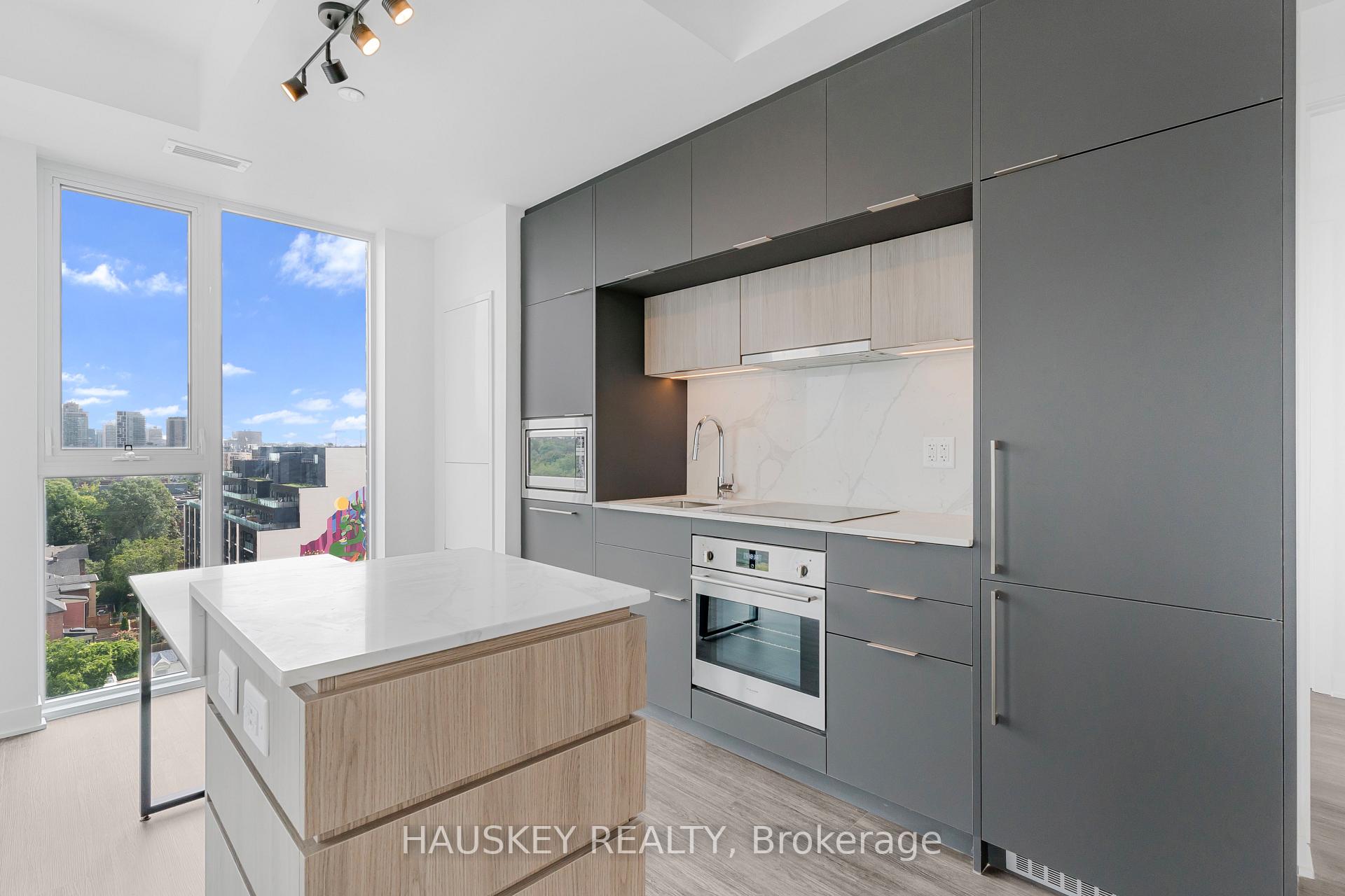 Photo 9 of Unit 1102, 185 Alberta Avenue, Toronto, Oakwood Village — HOMEH