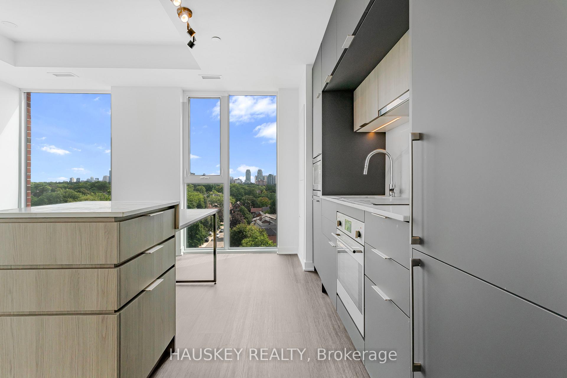Photo 11 of Unit 1102, 185 Alberta Avenue, Toronto, Oakwood Village — HOMEH