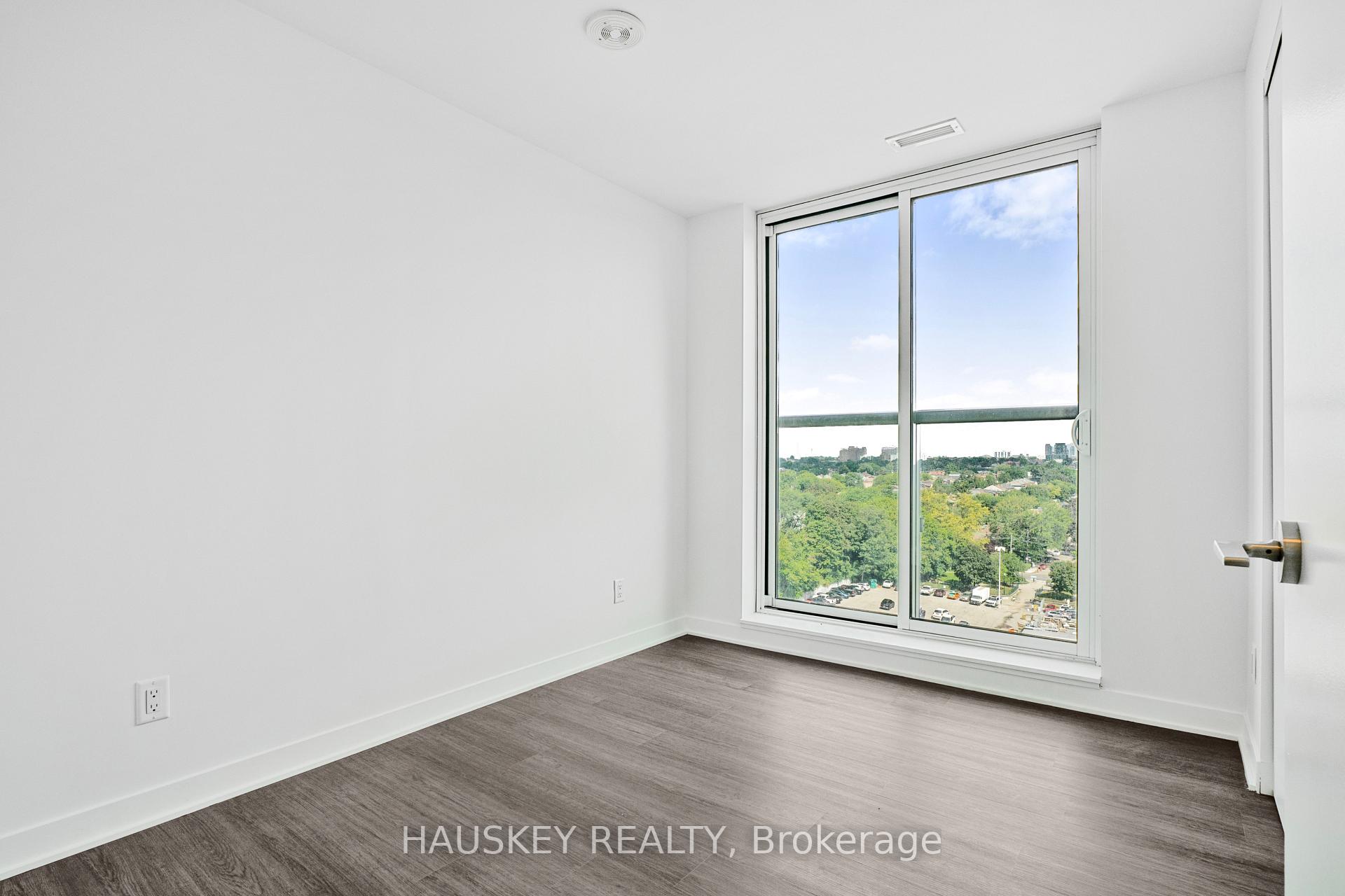 Photo 15 of Unit 1102, 185 Alberta Avenue, Toronto, Oakwood Village — HOMEH