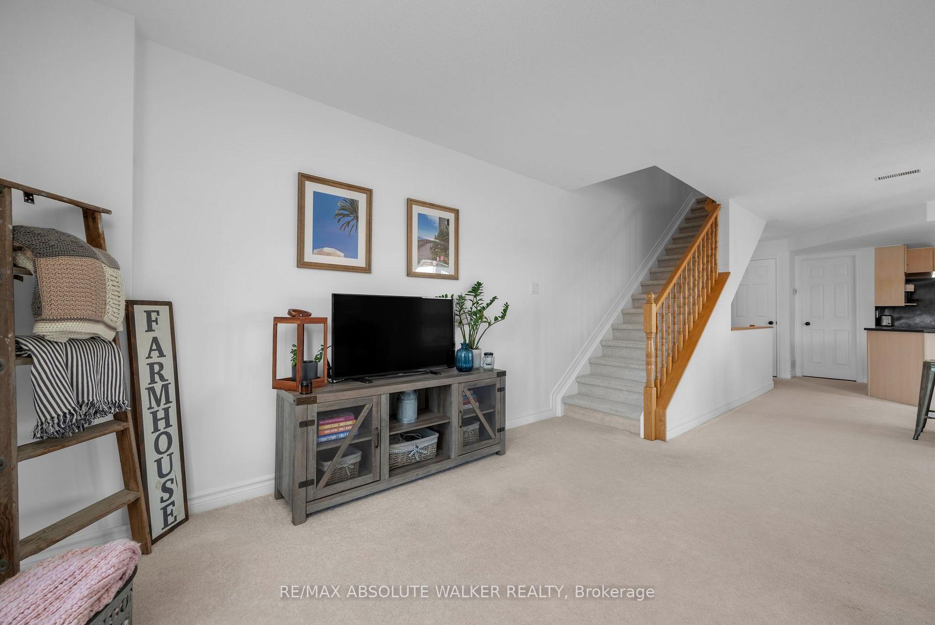 Photo 4 of Unit 32, 633 Lakeridge Drive, Ottawa, Avalon East — HOMEH