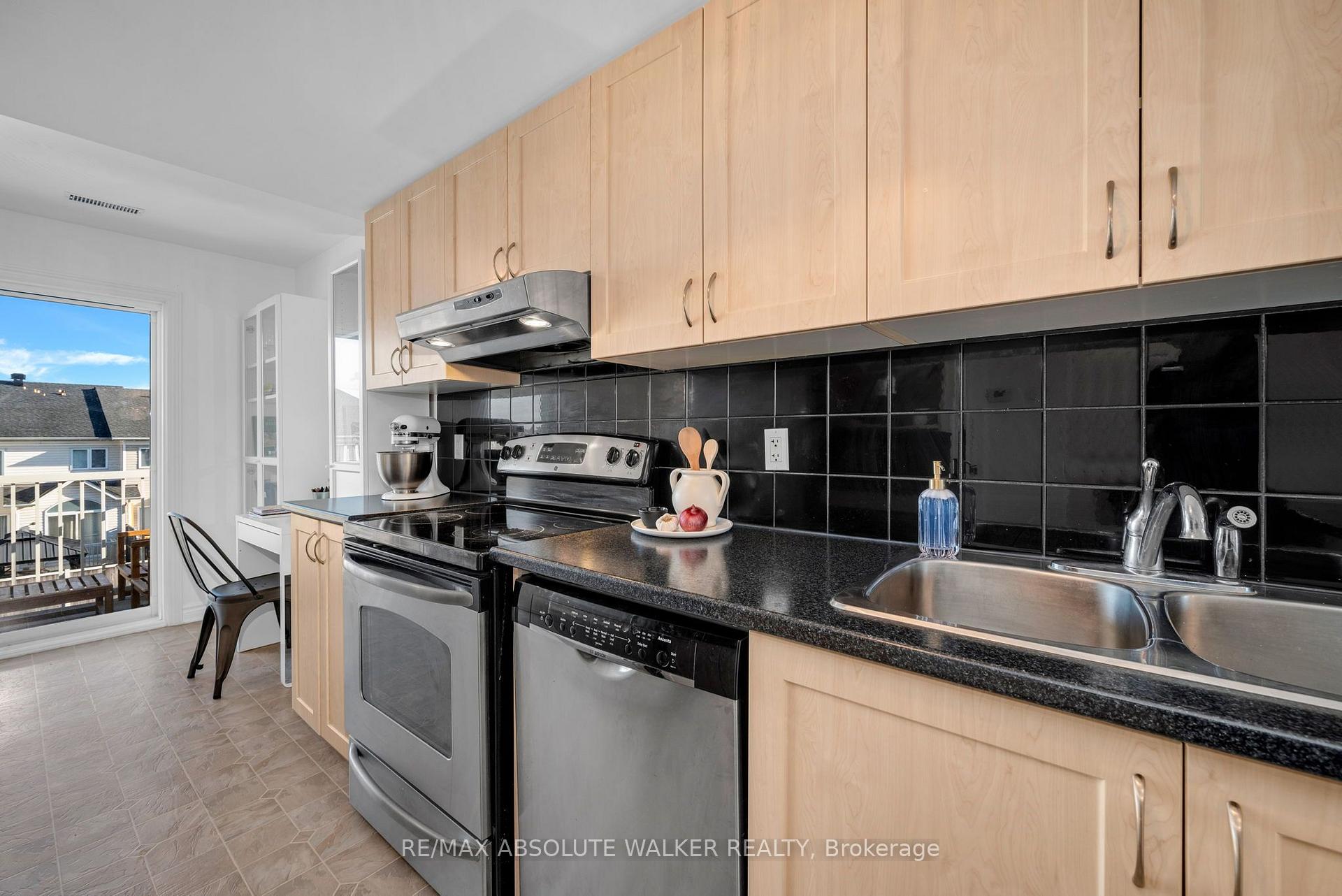 Photo 10 of Unit 32, 633 Lakeridge Drive, Ottawa, Avalon East — HOMEH