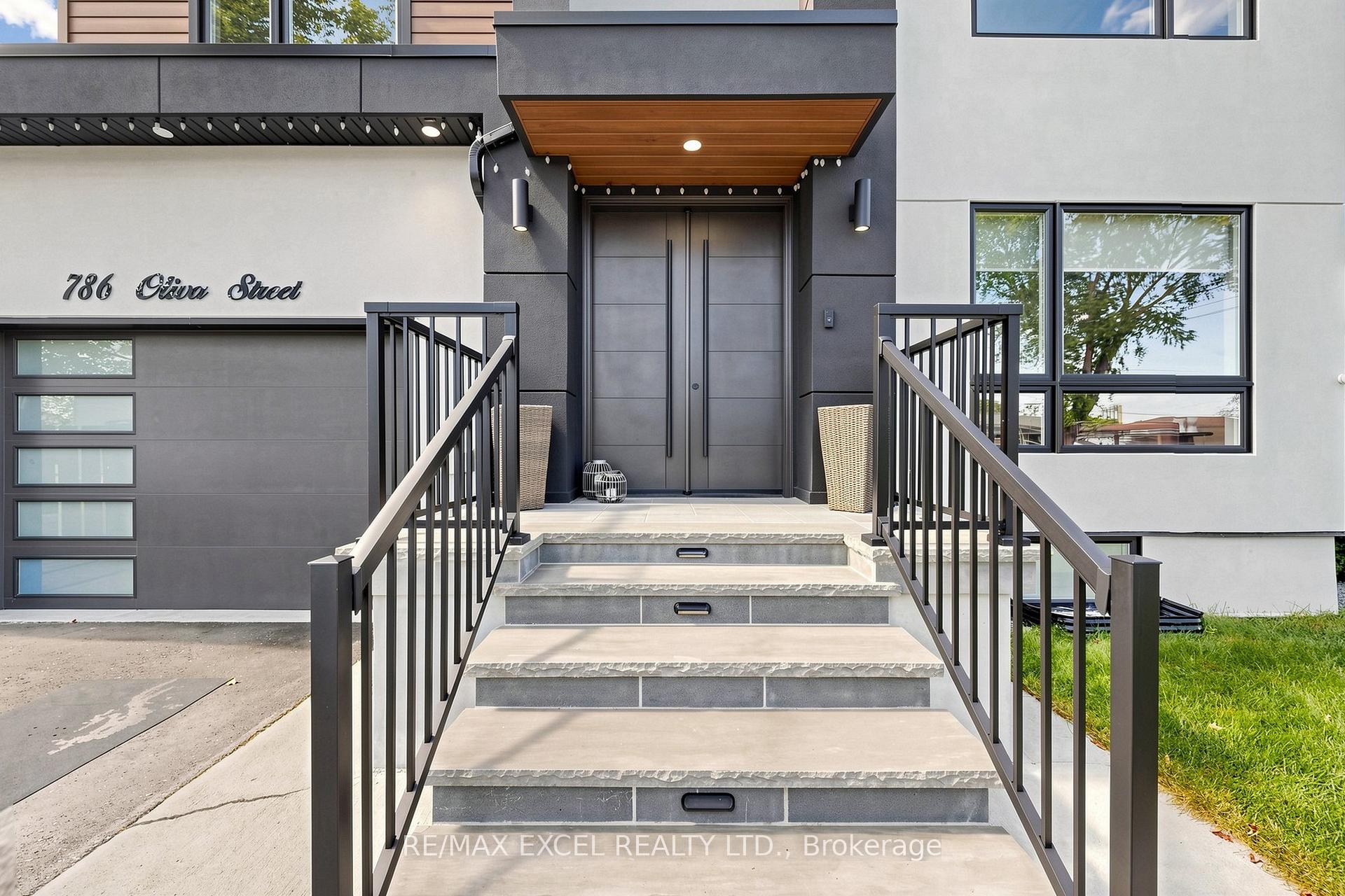 Photo 4 of 786 Oliva Street, Pickering, West Shore — HOMEH