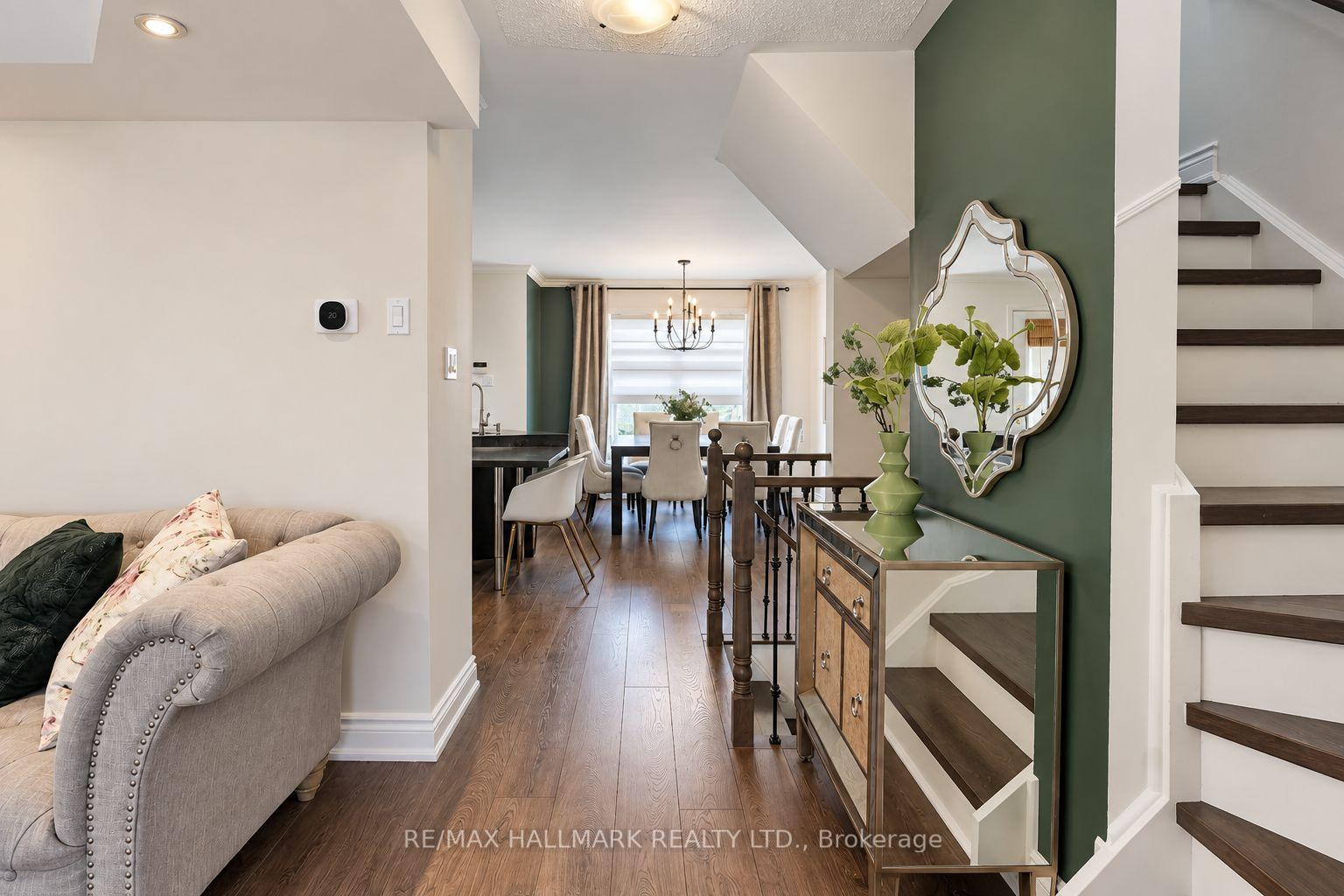 Photo 8 of 97 Benjamin Hood Crescent, Vaughan, Patterson — HOMEH