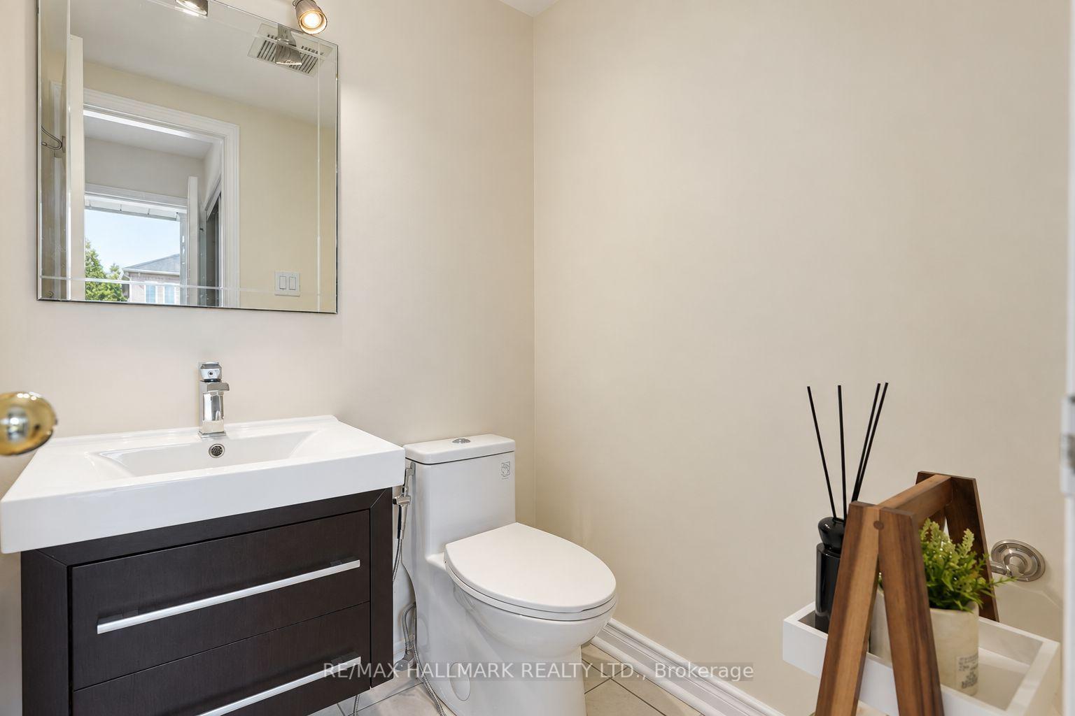 Photo 13 of 97 Benjamin Hood Crescent, Vaughan, Patterson — HOMEH