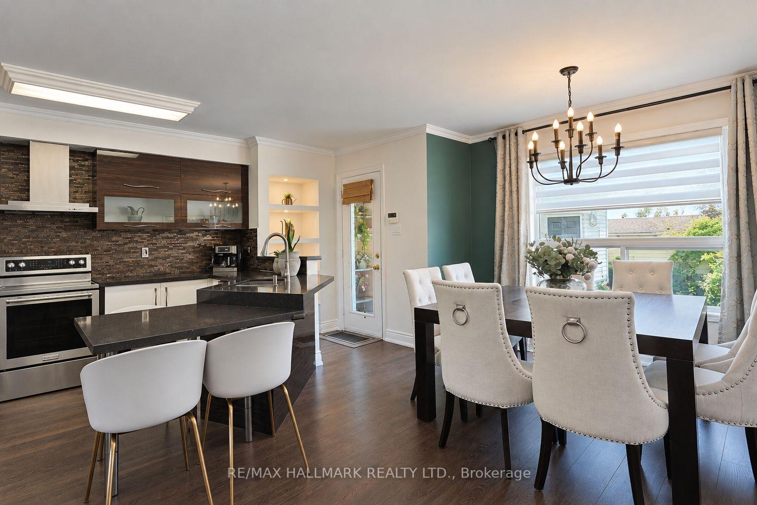 Photo 14 of 97 Benjamin Hood Crescent, Vaughan, Patterson — HOMEH