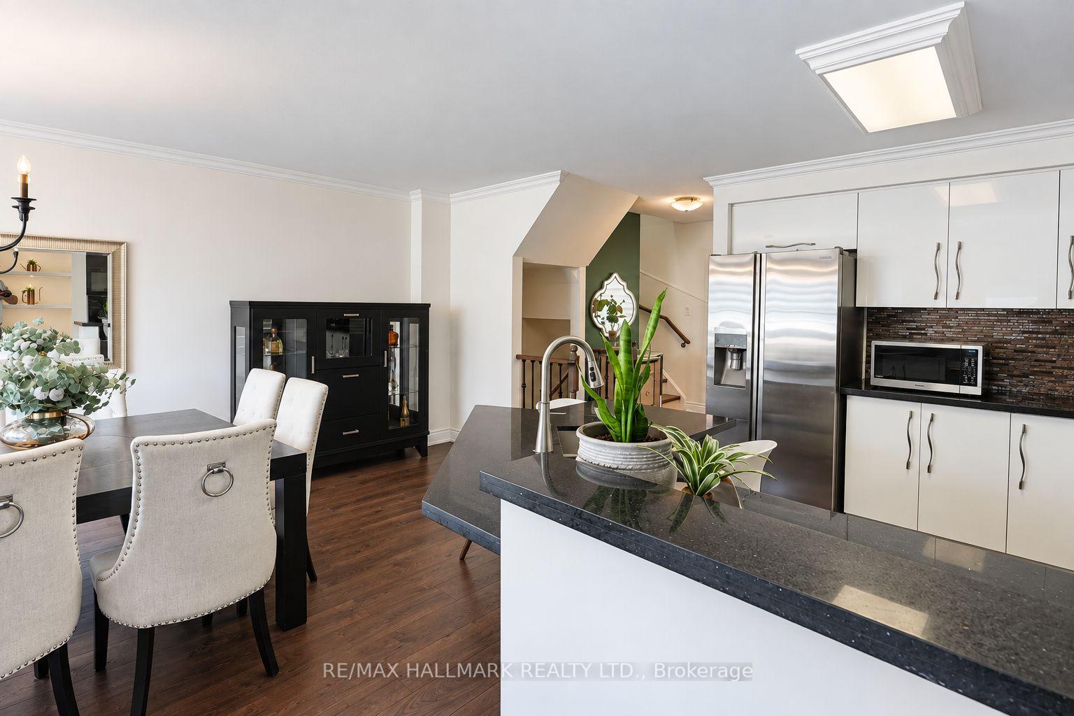 Photo 16 of 97 Benjamin Hood Crescent, Vaughan, Patterson — HOMEH