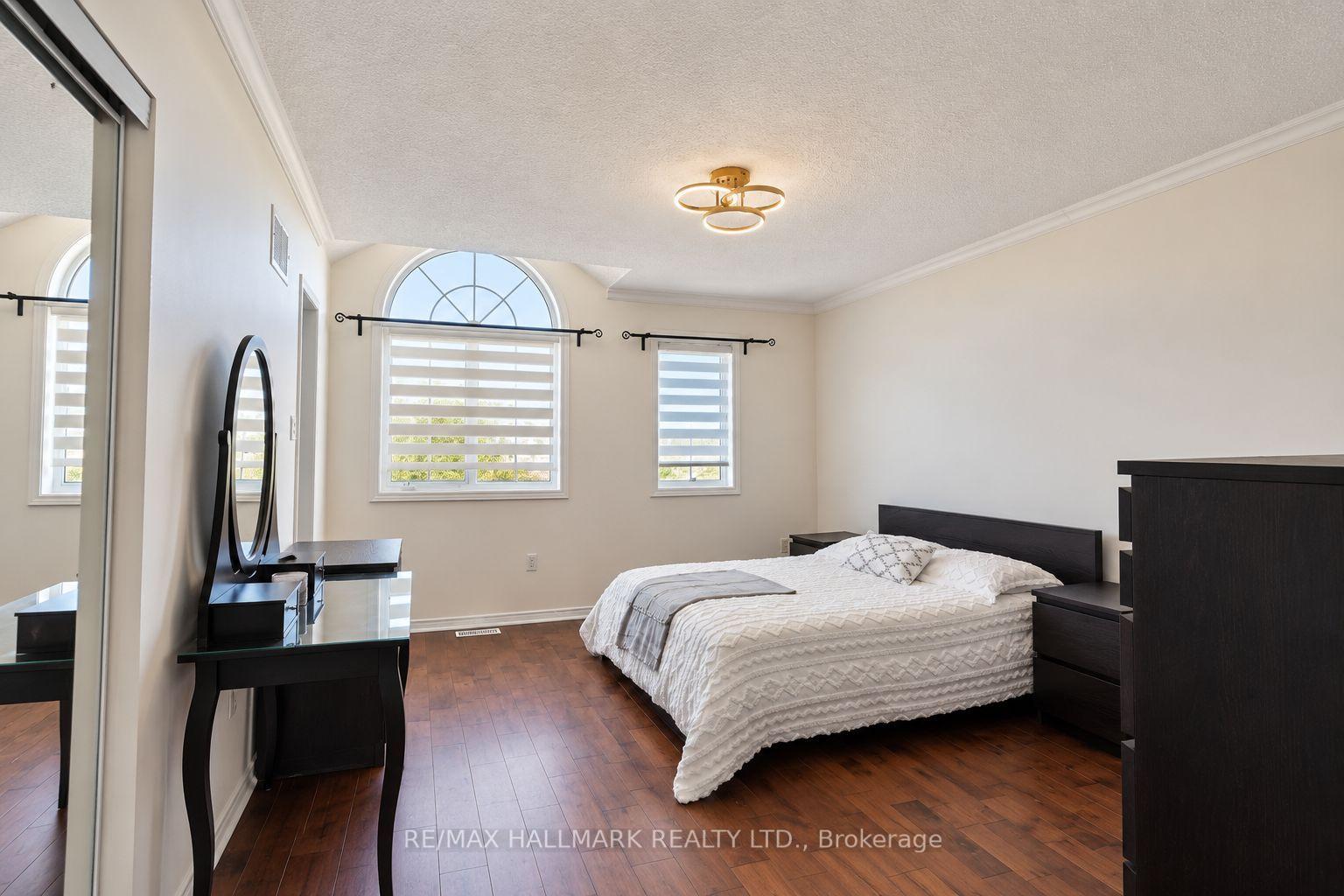 Photo 21 of 97 Benjamin Hood Crescent, Vaughan, Patterson — HOMEH