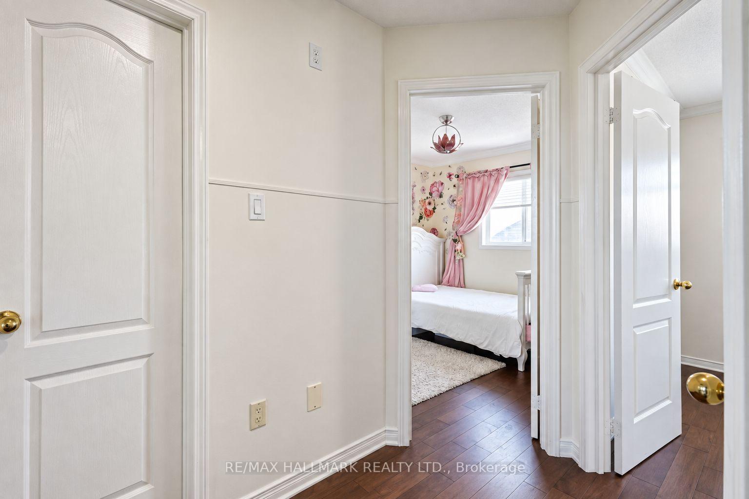 Photo 24 of 97 Benjamin Hood Crescent, Vaughan, Patterson — HOMEH