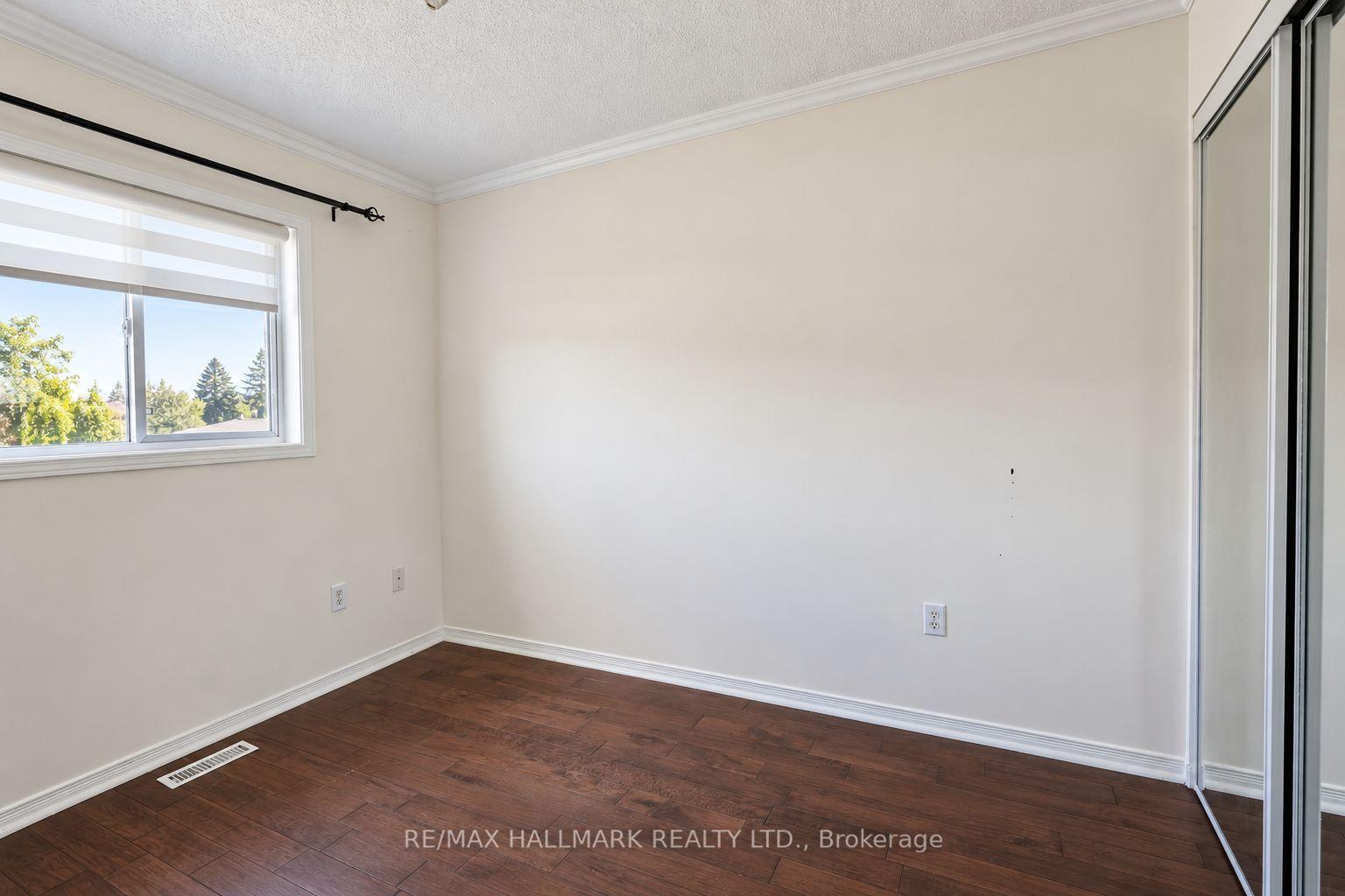 Photo 25 of 97 Benjamin Hood Crescent, Vaughan, Patterson — HOMEH