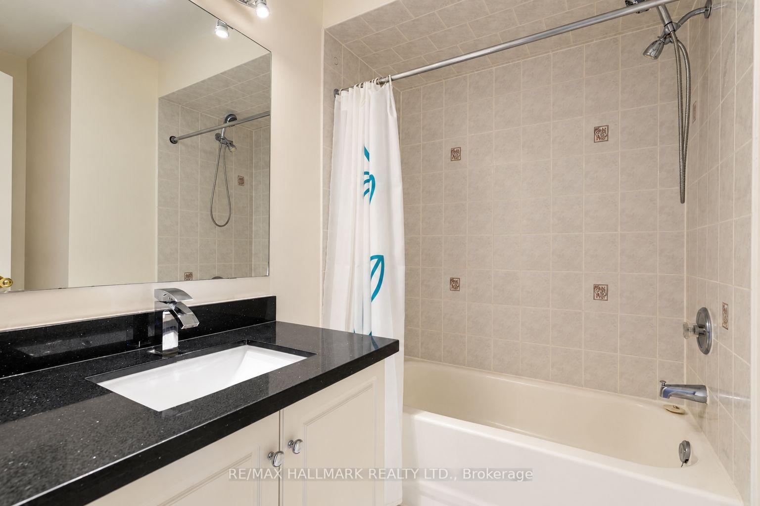 Photo 26 of 97 Benjamin Hood Crescent, Vaughan, Patterson — HOMEH