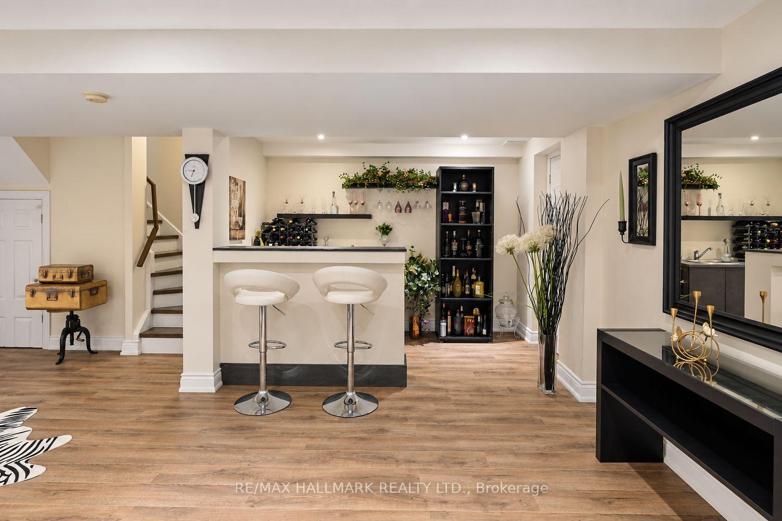 Photo 27 of 97 Benjamin Hood Crescent, Vaughan, Patterson — HOMEH