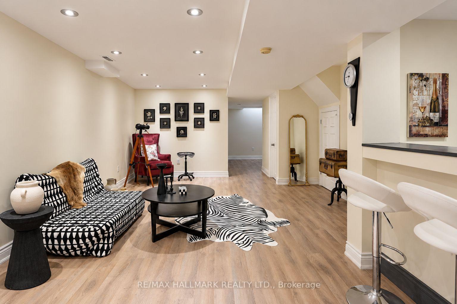 Photo 28 of 97 Benjamin Hood Crescent, Vaughan, Patterson — HOMEH