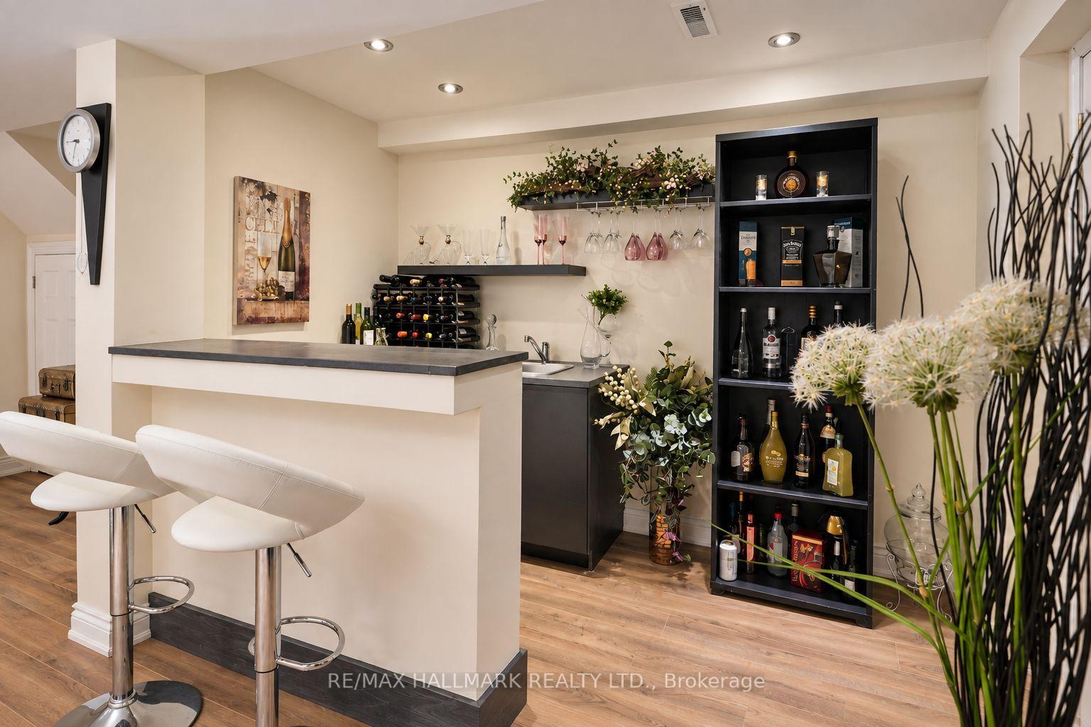 Photo 29 of 97 Benjamin Hood Crescent, Vaughan, Patterson — HOMEH