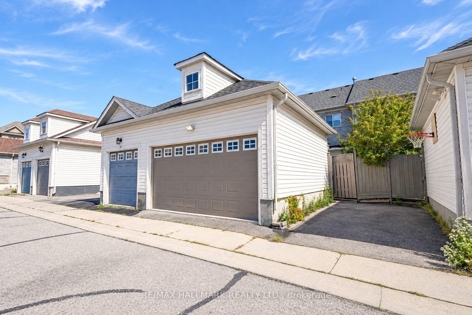 Photo 38 of 97 Benjamin Hood Crescent, Vaughan, Patterson — HOMEH