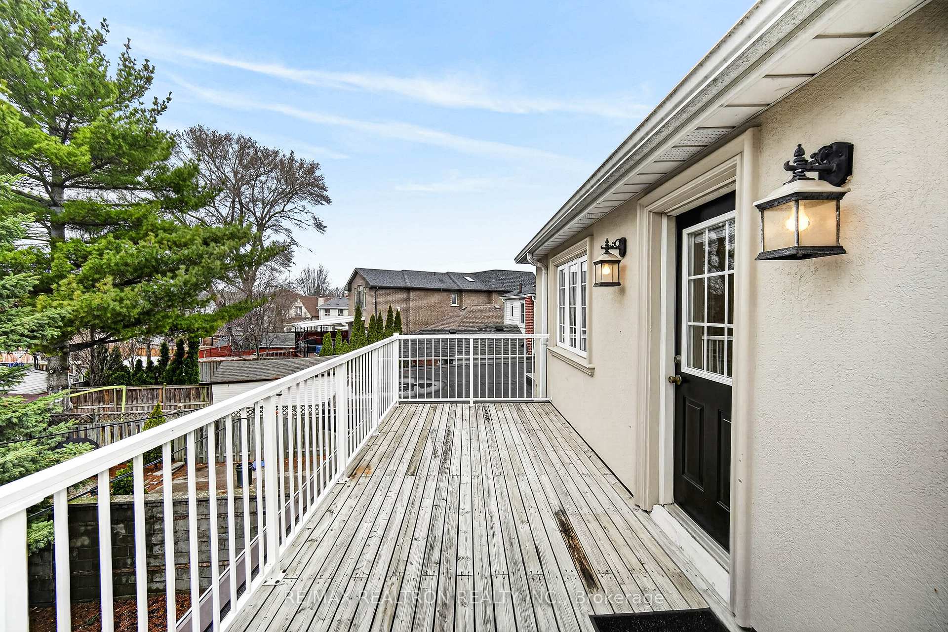 Photo of 454 Donlands Avenue