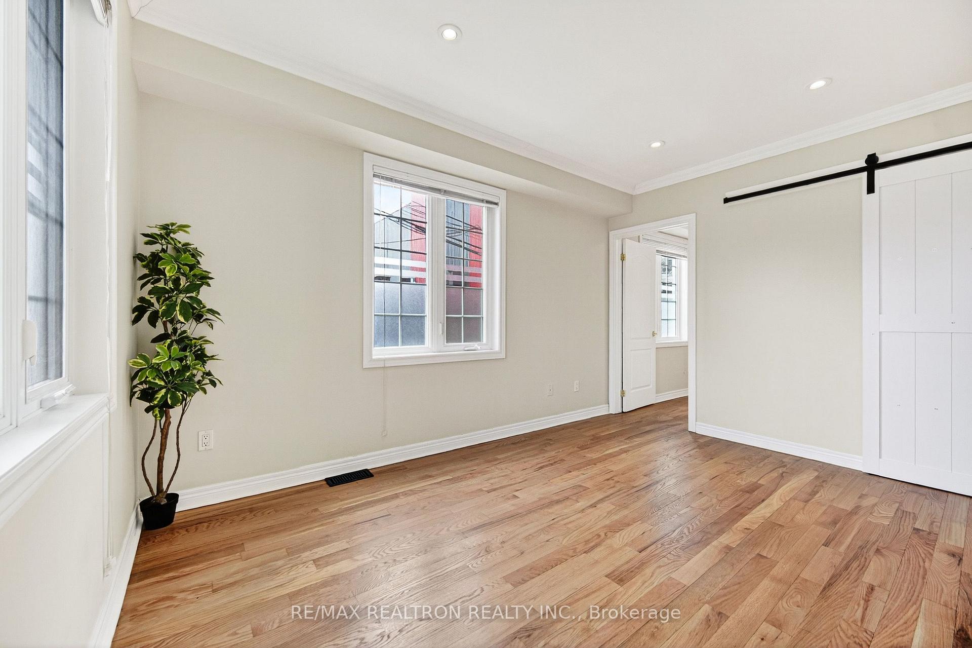Photo 5 of 454 Donlands Avenue, Toronto, East York — HOMEH