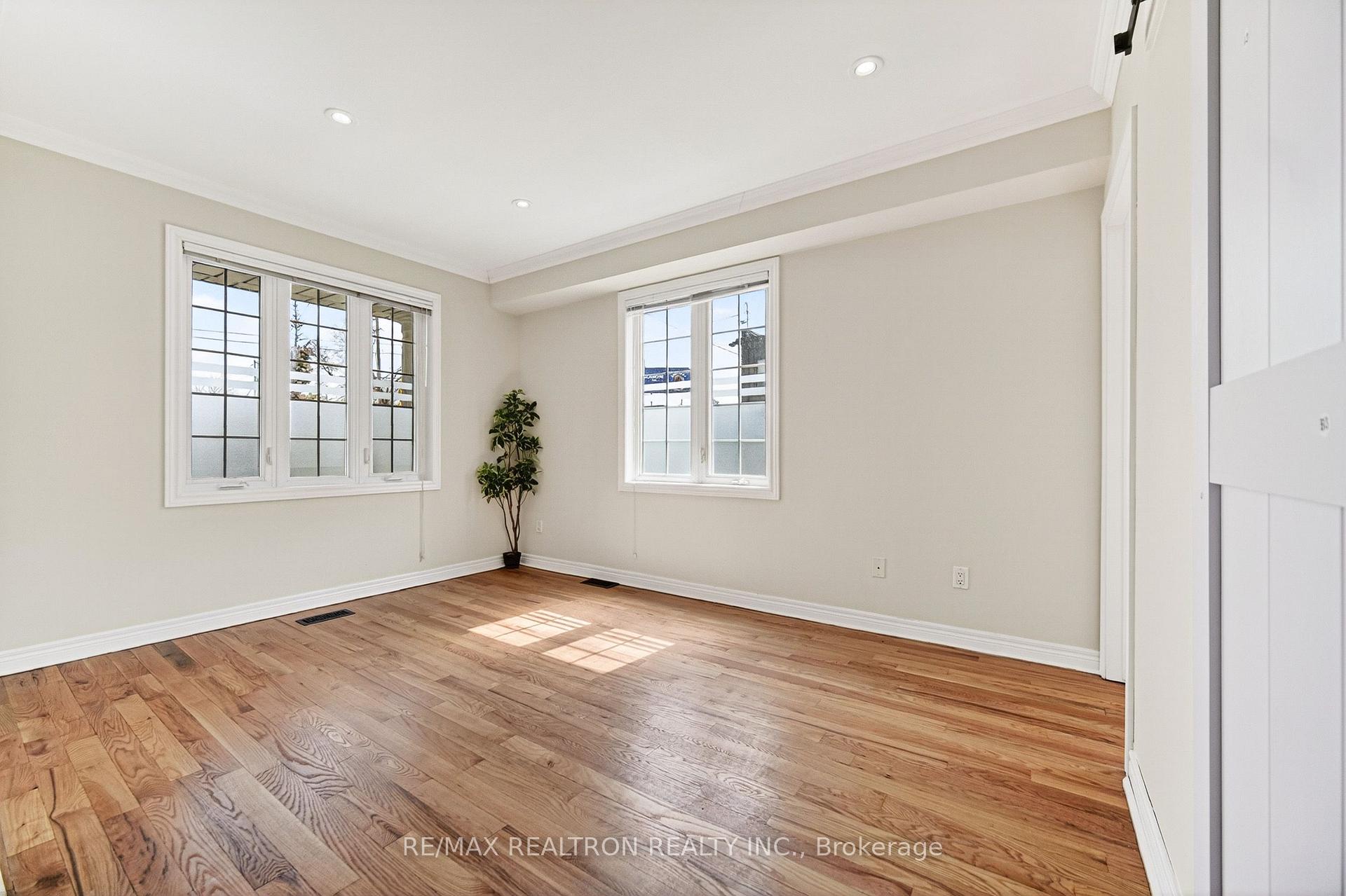 Photo 6 of 454 Donlands Avenue, Toronto, East York — HOMEH