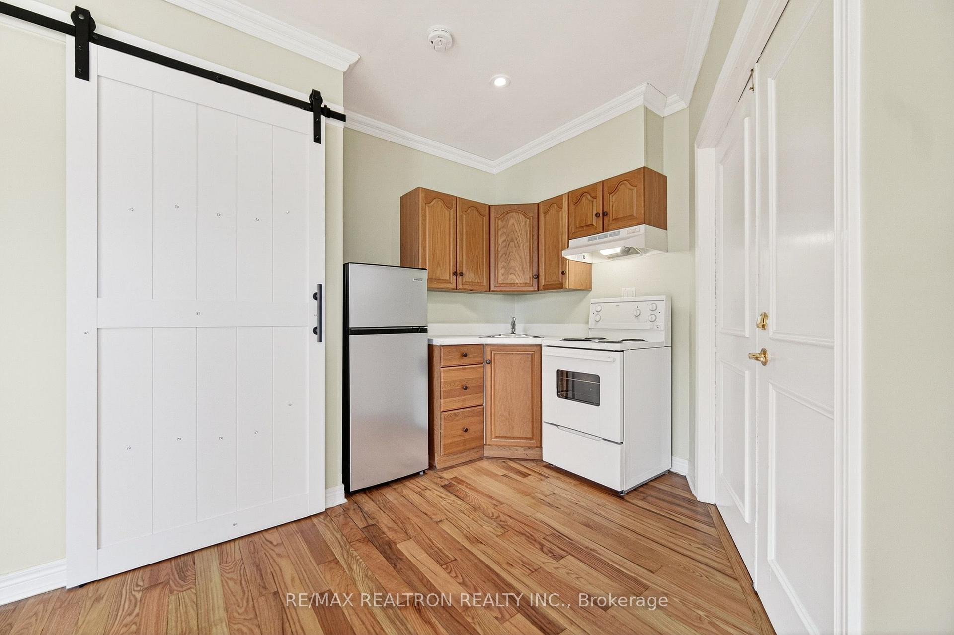 Photo 7 of 454 Donlands Avenue, Toronto, East York — HOMEH