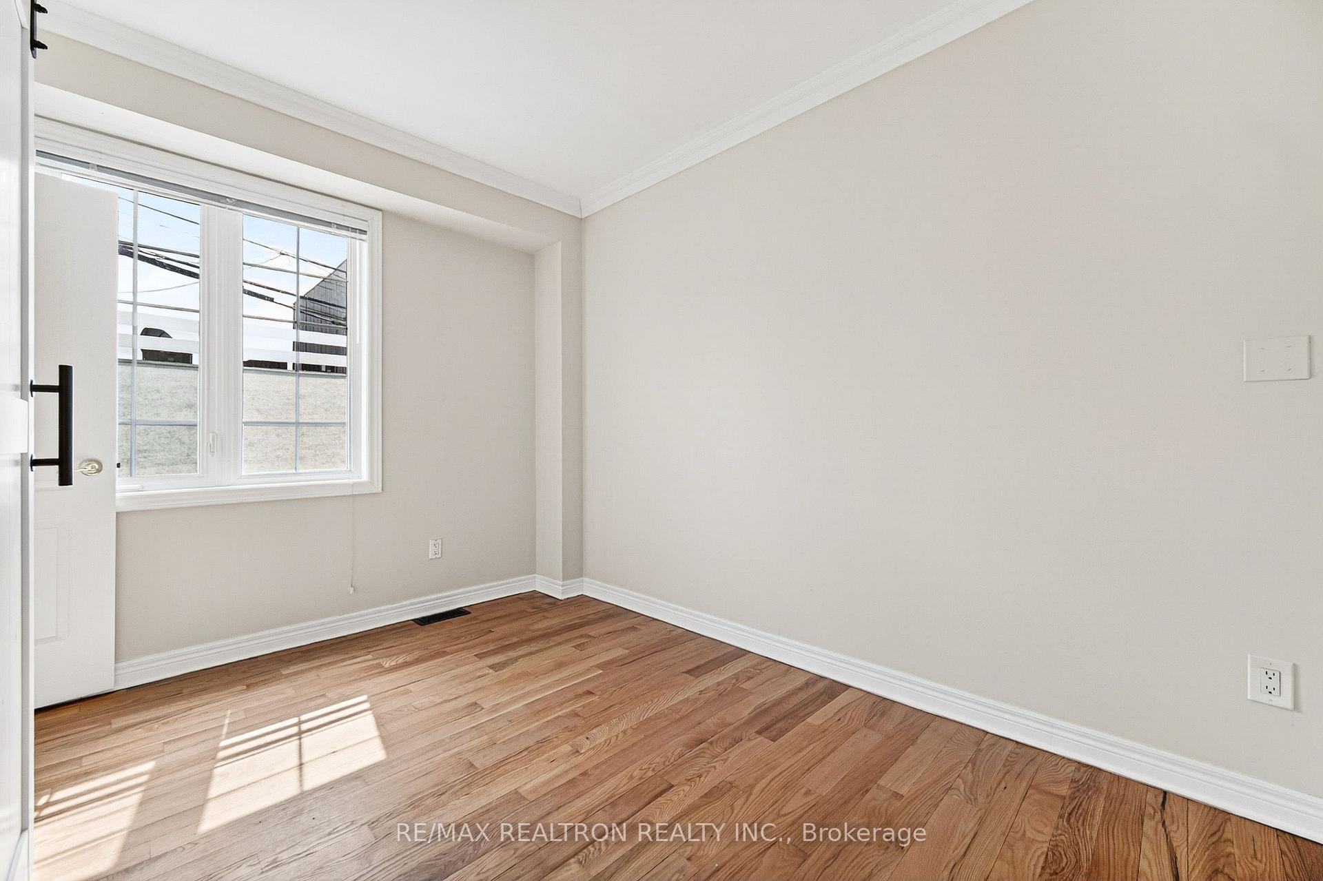 Photo 13 of 454 Donlands Avenue, Toronto, East York — HOMEH