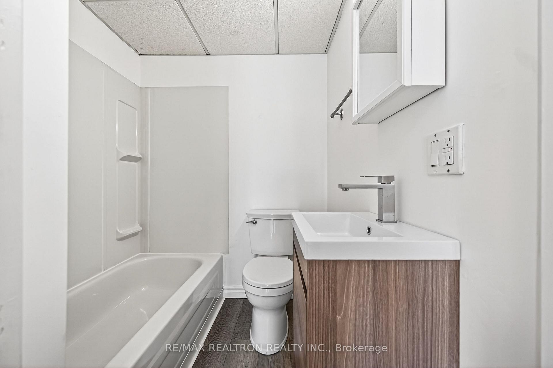 Photo 15 of 454 Donlands Avenue, Toronto, East York — HOMEH