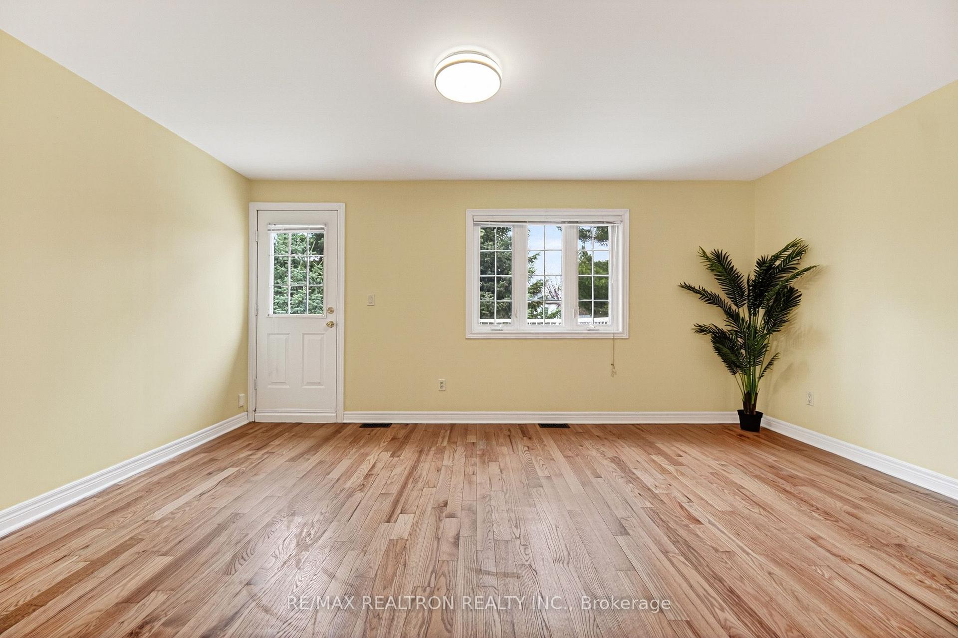 Photo 17 of 454 Donlands Avenue, Toronto, East York — HOMEH
