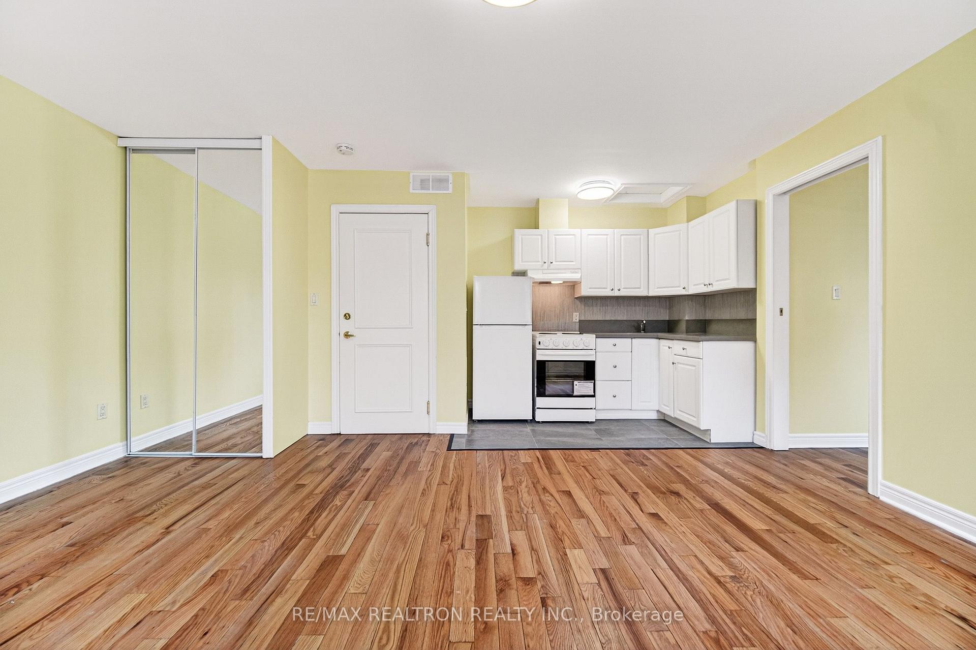 Photo 20 of 454 Donlands Avenue, Toronto, East York — HOMEH